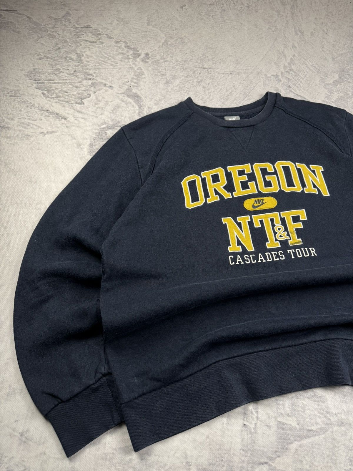 Nike × Vintage NIKE VINTAGE CENTER LOGO OVERSIZE BOXY SWEATSHIRT Size US XL / EU 56 / 4 - 2 Thumbnail