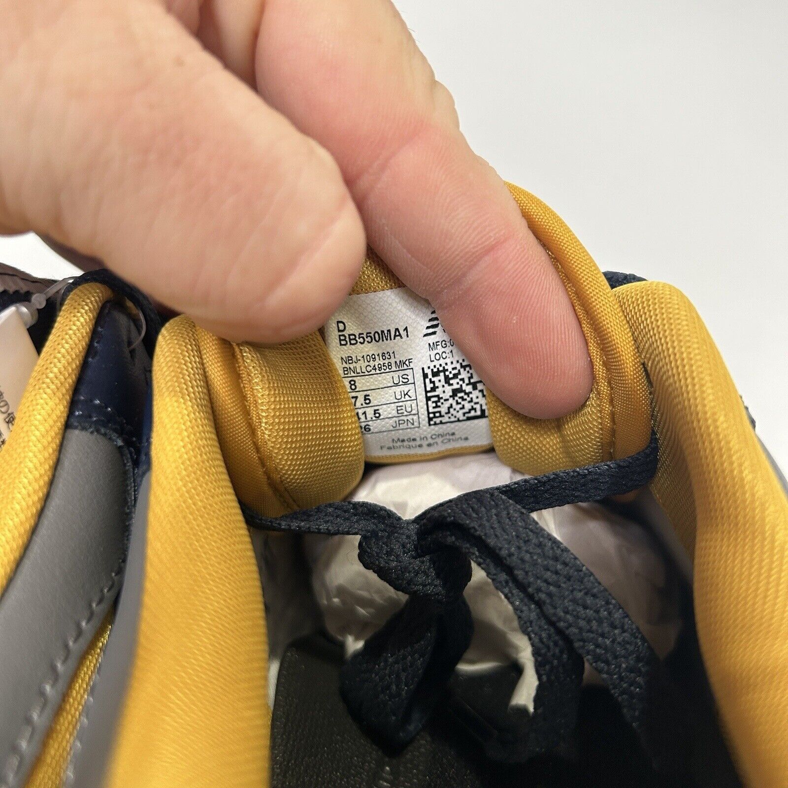 New Balance New Balance 550 “Michigan/Navy Yellow” 2024 Size US 8 / EU 41 - 6 Thumbnail