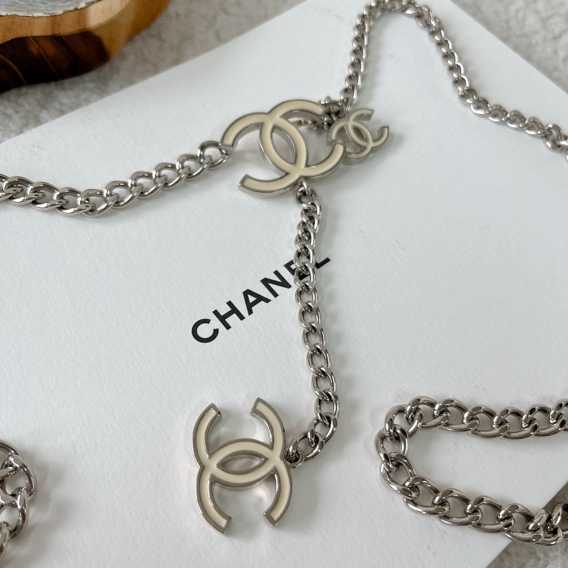 Chanel Chanel Silver Enamel Logo Waist Chain 5394 Size ONE SIZE - 2 Thumbnail