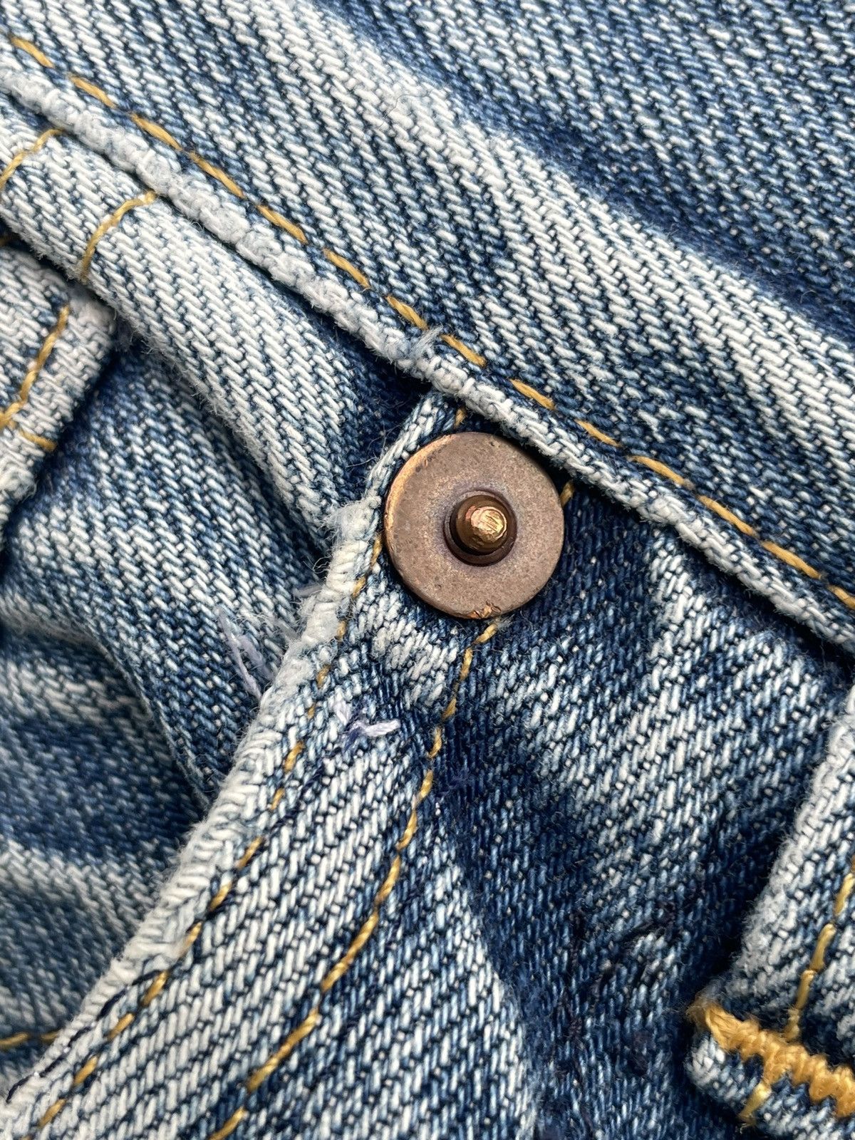 Levi's Vintage 1999 Levis 501 E 1944 Selvedge Distresed Size US 32 / EU 48 - 19 Thumbnail