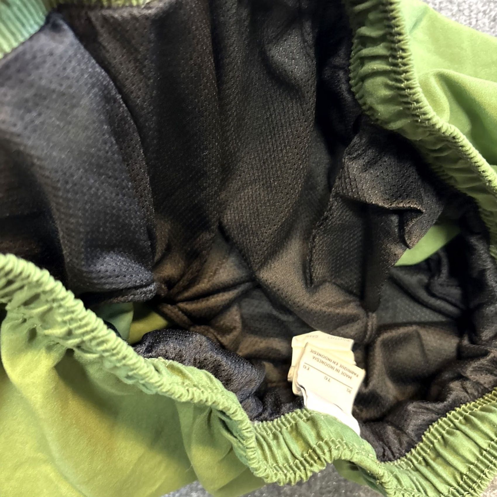 Nike Nike Men’s Solid Green Flat Front Swim Trunks Shorts Pockets Lined XL NESSA559 Size US 31 - 8 Thumbnail