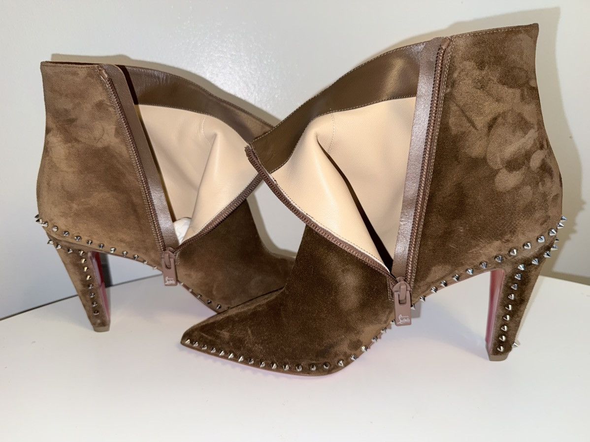 Christian Louboutin NEW UNWORN LOUBOUTIN Vidura studded suede ankle boots flaws Size US 10 / IT 40 - 20 Thumbnail