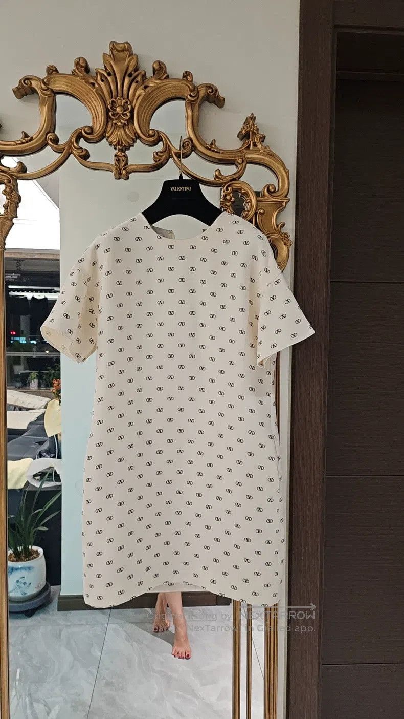 Valentino Valentino Heavy wool mulberry silk milky white dress Size S / US 4 / IT 40 - 1 Thumbnail
