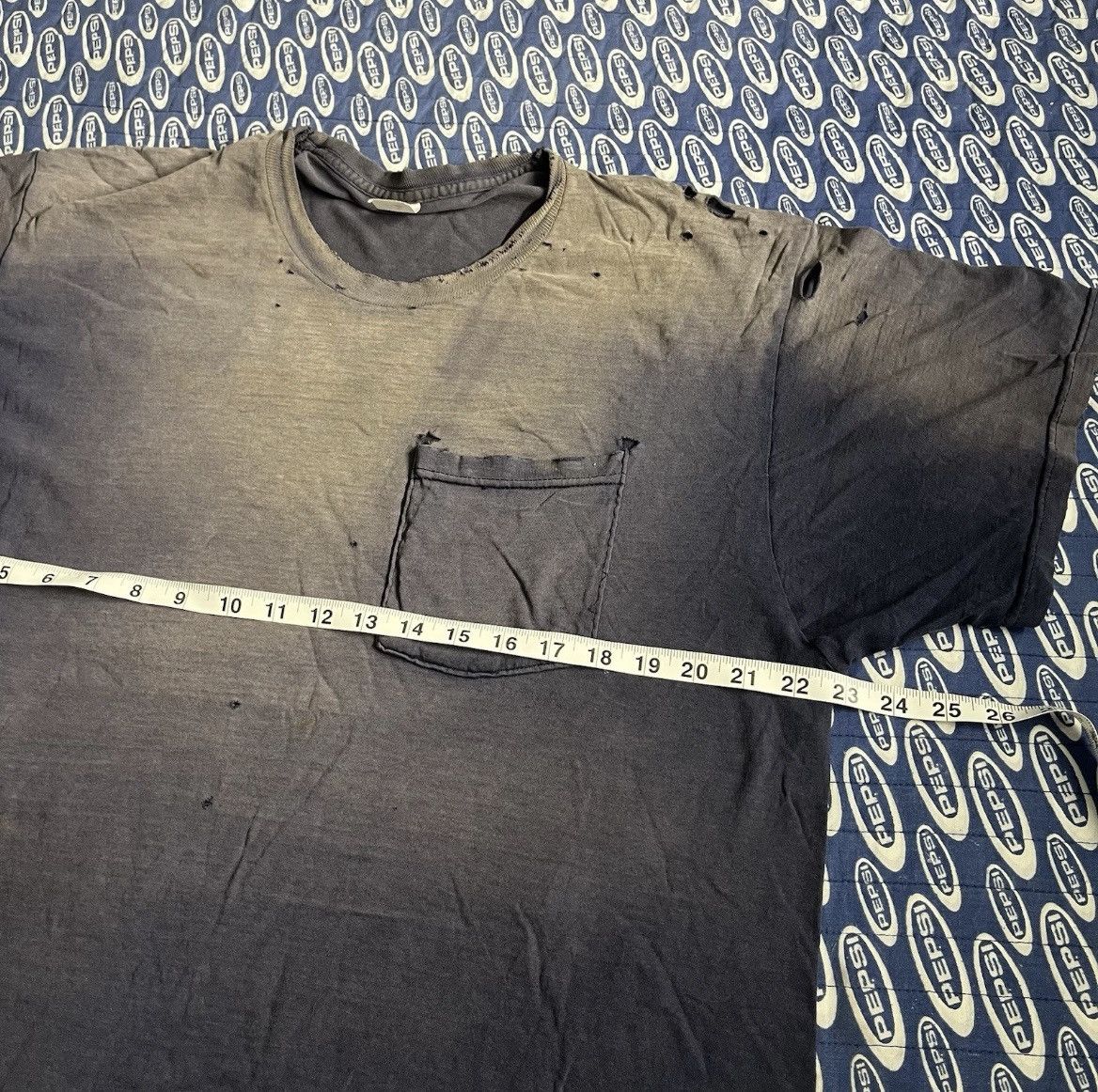 Fruit Of The Loom Vtg 90s Fruit of the Loom Sunfaded Faded Pocket Shirt Navy Size US XL / EU 56 / 4 - 15 Thumbnail