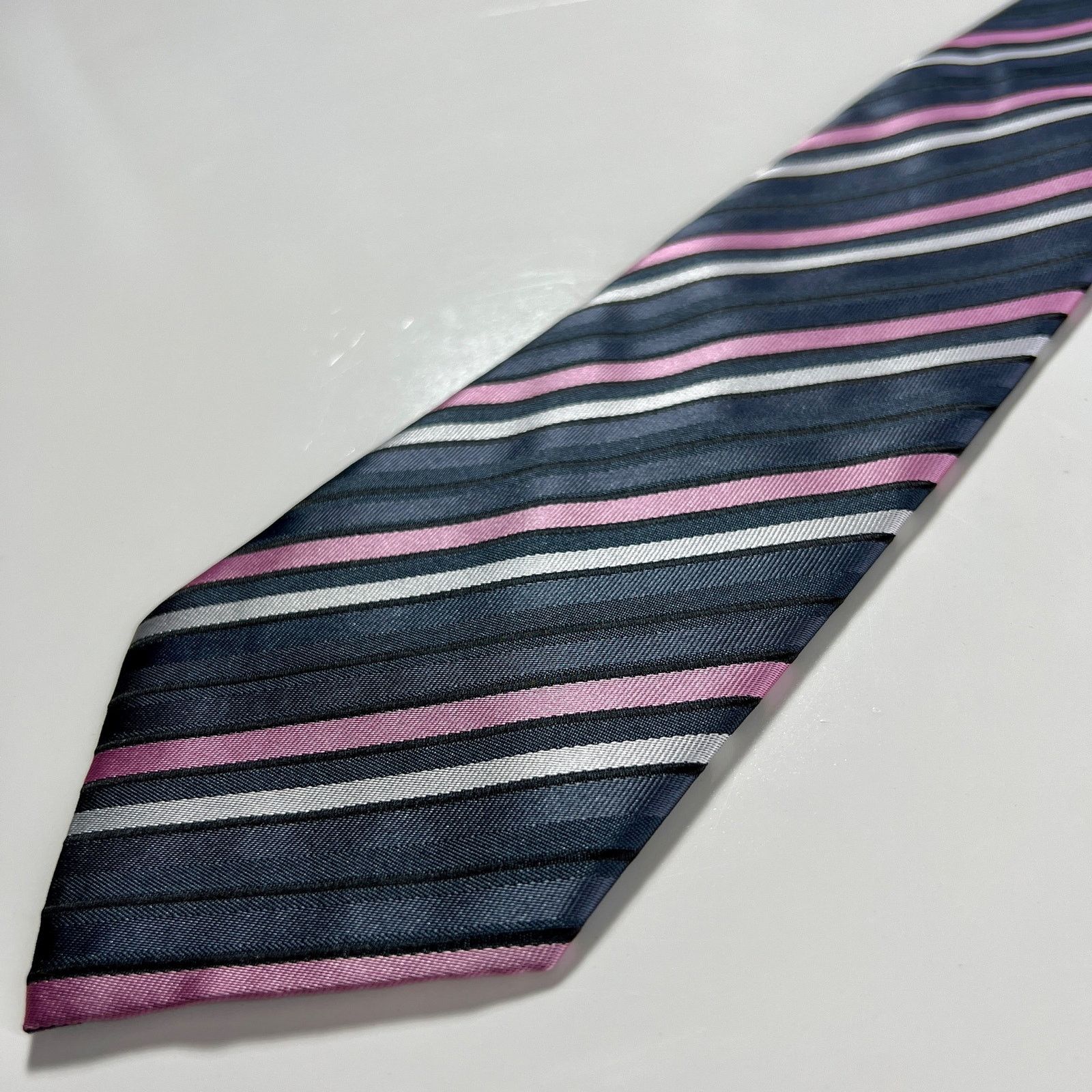 Giorgio Armani Giorgio Armani Men's Tie Black Pink Silver 100% Silk Necktie Size ONE SIZE - 6 Thumbnail
