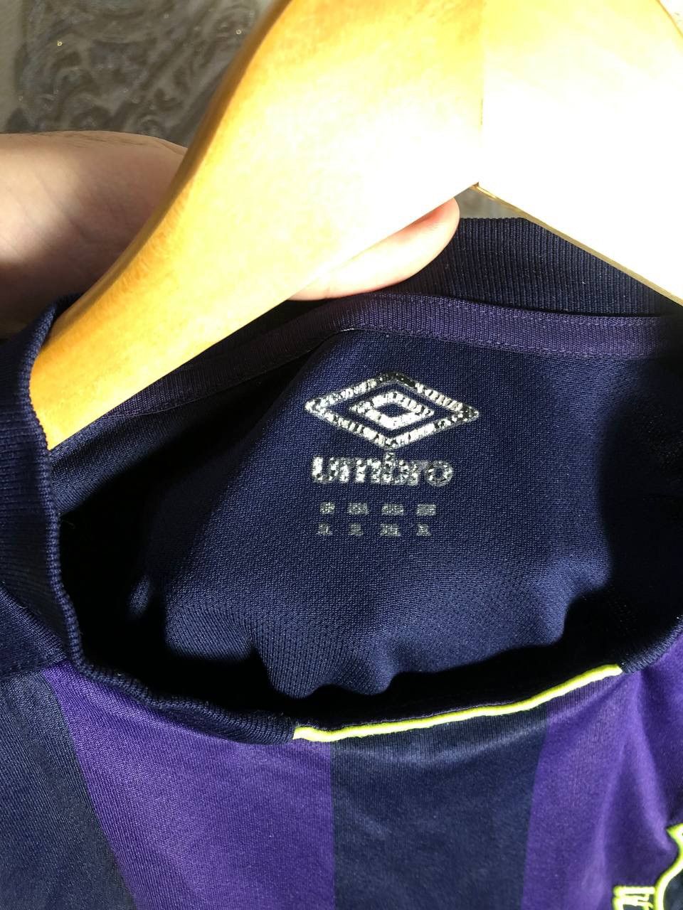 Umbro VINTAGE UMBRO FC EVERTON ENGLAND SOCCER JERSEY RETRO Y2K 90s Size US XL / EU 56 / 4 - 3 Thumbnail