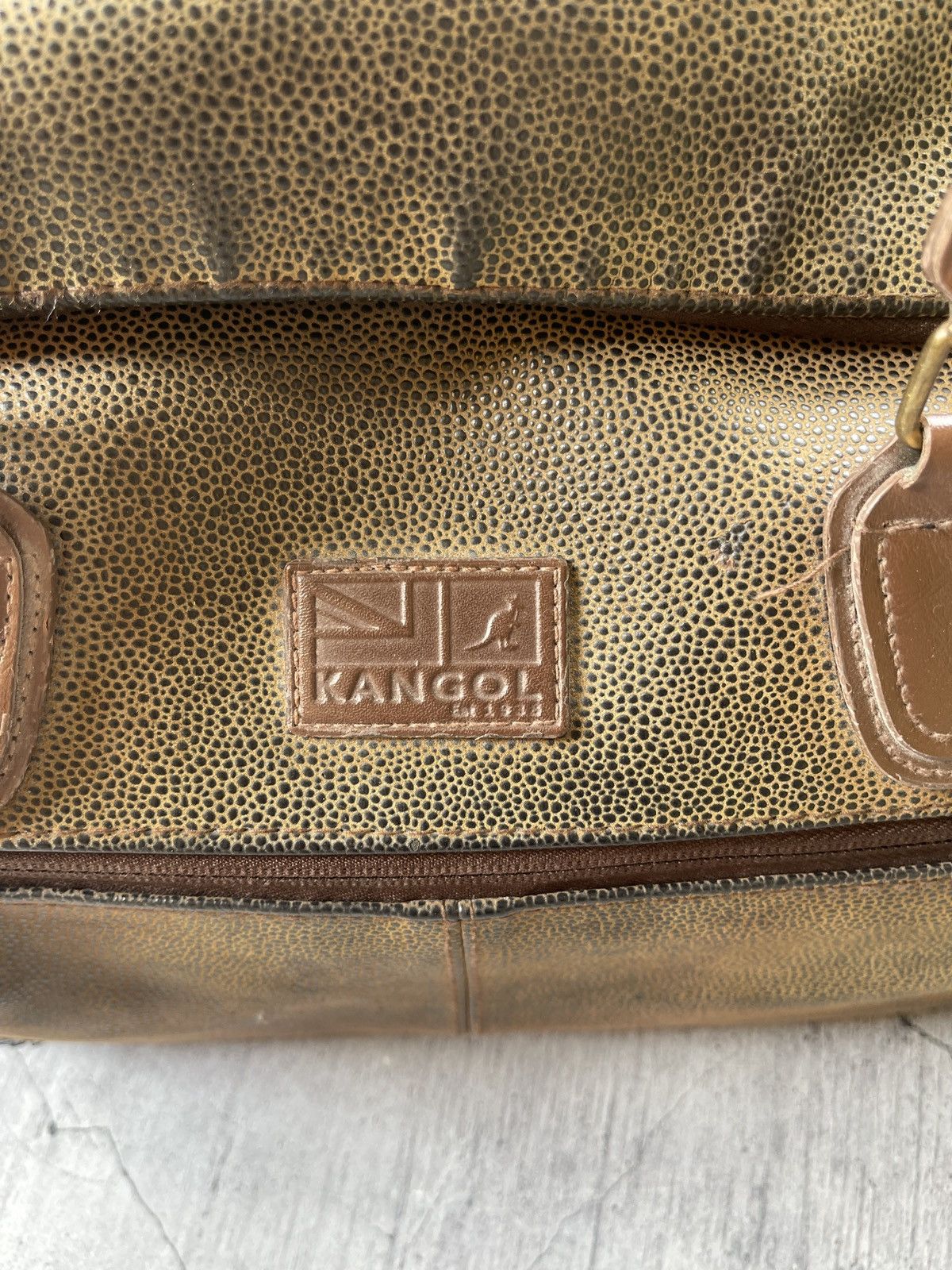 Genuine Leather Rare Kangol Heavy Leather Crossbody Slingbag / Backpack Size ONE SIZE - 5 Thumbnail