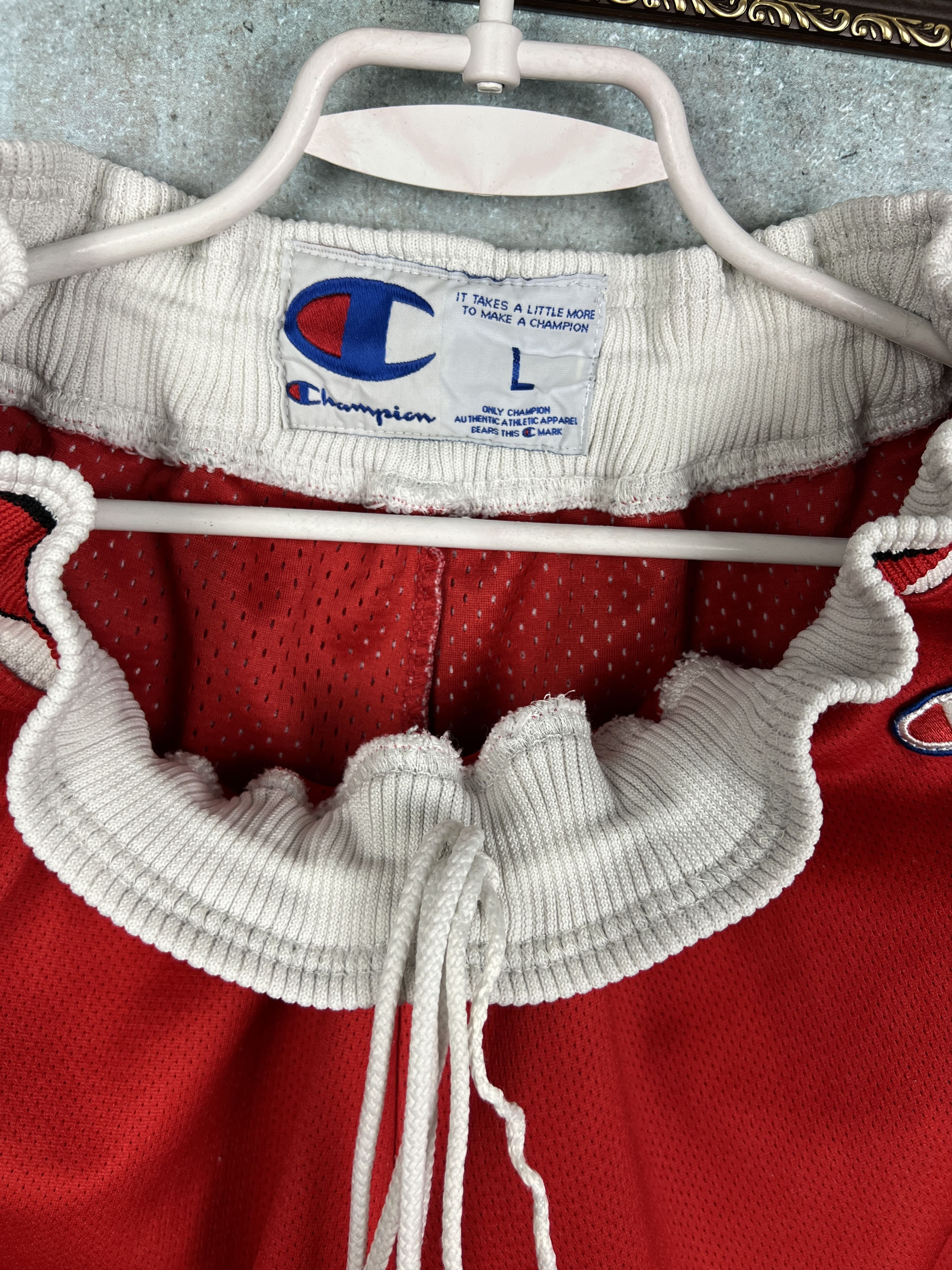 Champion Rare Authentic Pro Cut Game Shorts Chicago Bulls Champion Size US 34 / EU 50 - 8 Thumbnail