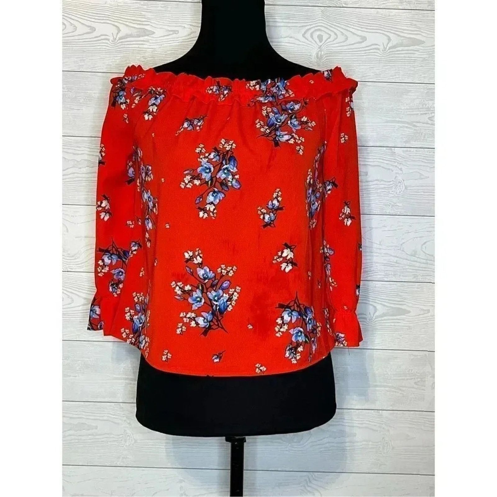 Divided H&M Divided Red Floral Off Shoulder Boho Festival Blouse 6 Size M / US 6-8 / IT 42-44 - 1 Thumbnail