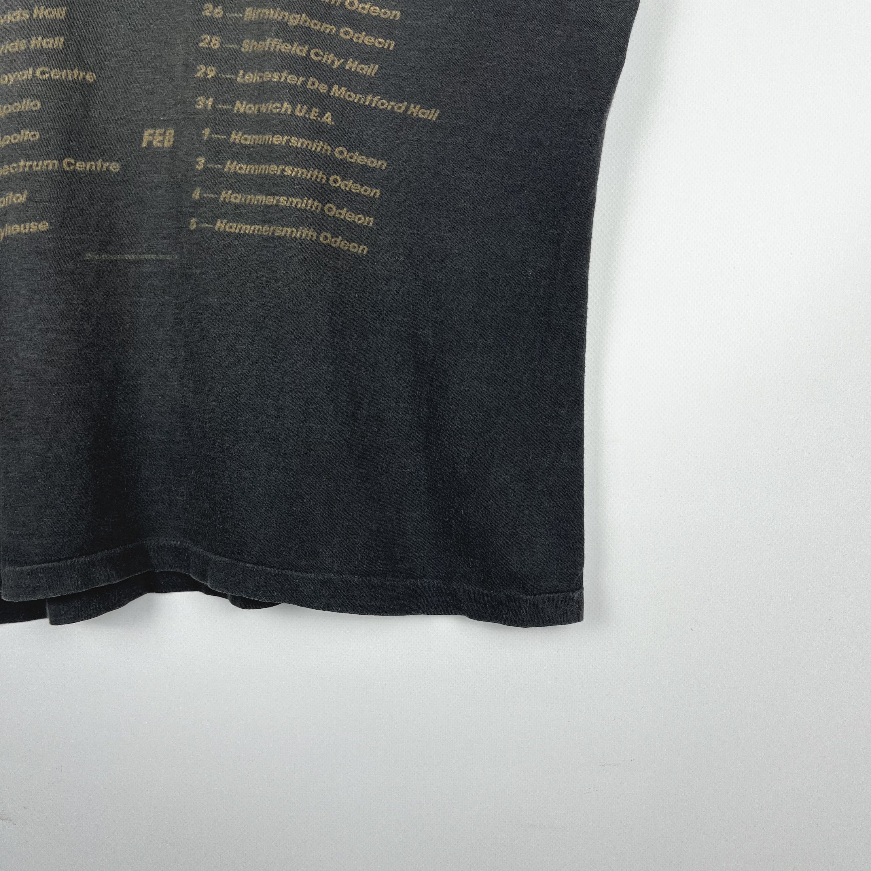 Band Tees Vintage Marillion Tour Rock Band Cropped T Shirt 1986 Size US M / EU 48-50 / 2 - 16 Thumbnail