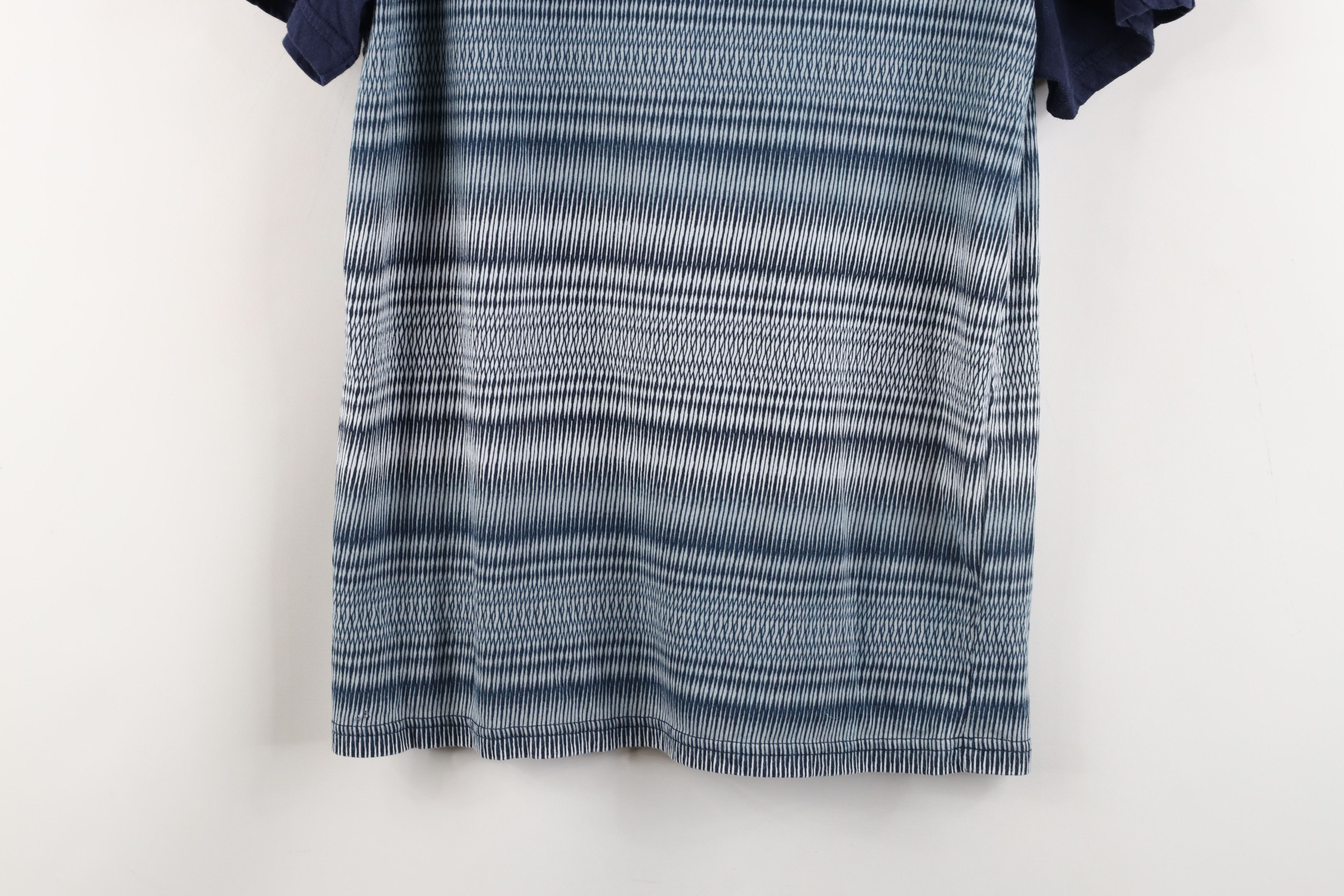 Armani Exchange Armani Exchange Trippy Geometric Short Sleeve V-Neck T-Shirt Size US S / EU 44-46 / 1 - 9 Thumbnail