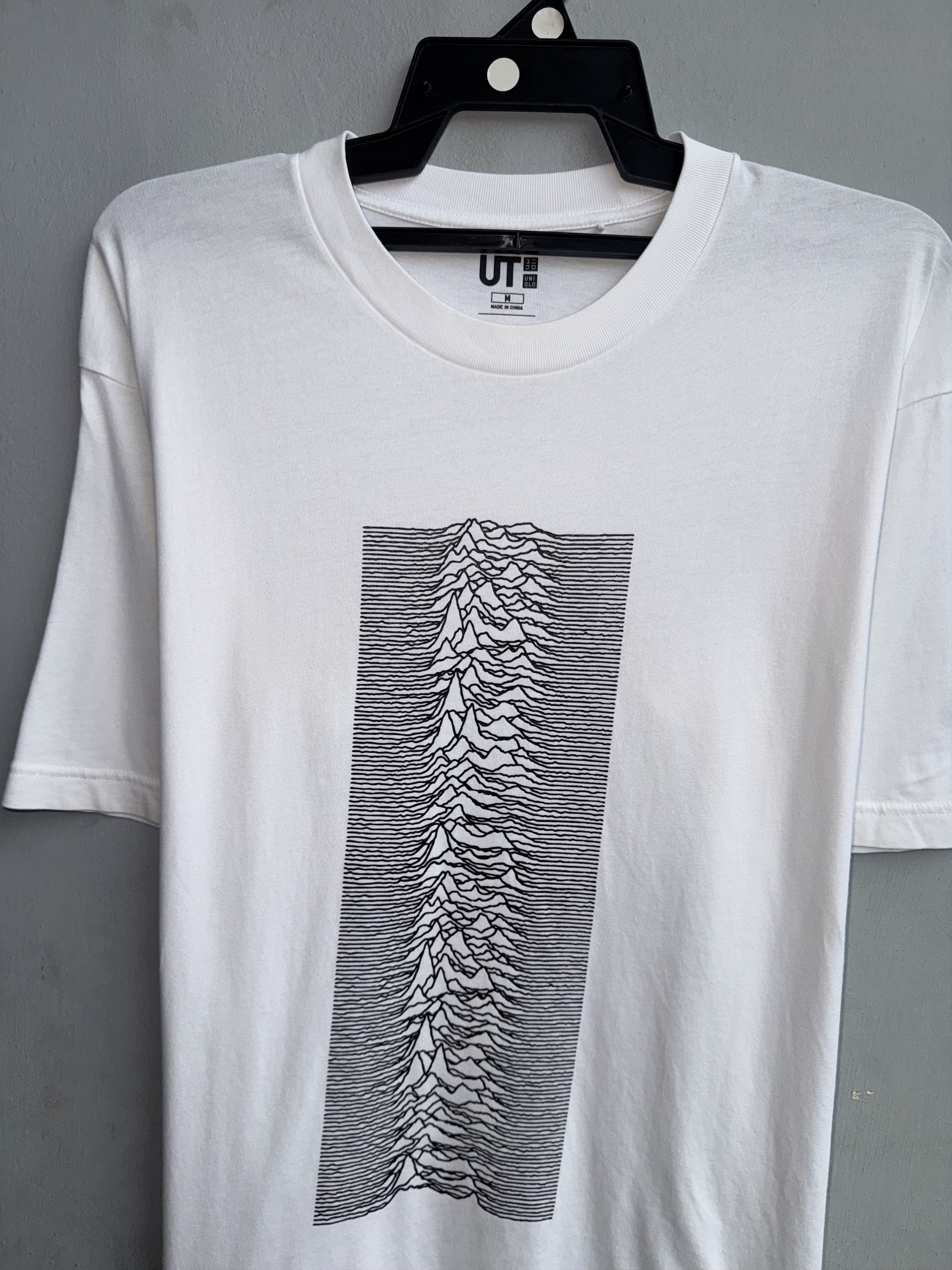 Joy Division Joy Division Peter Saville Remix Uniqlo T-Shirt Size US M / EU 48-50 / 2 - 2 Thumbnail