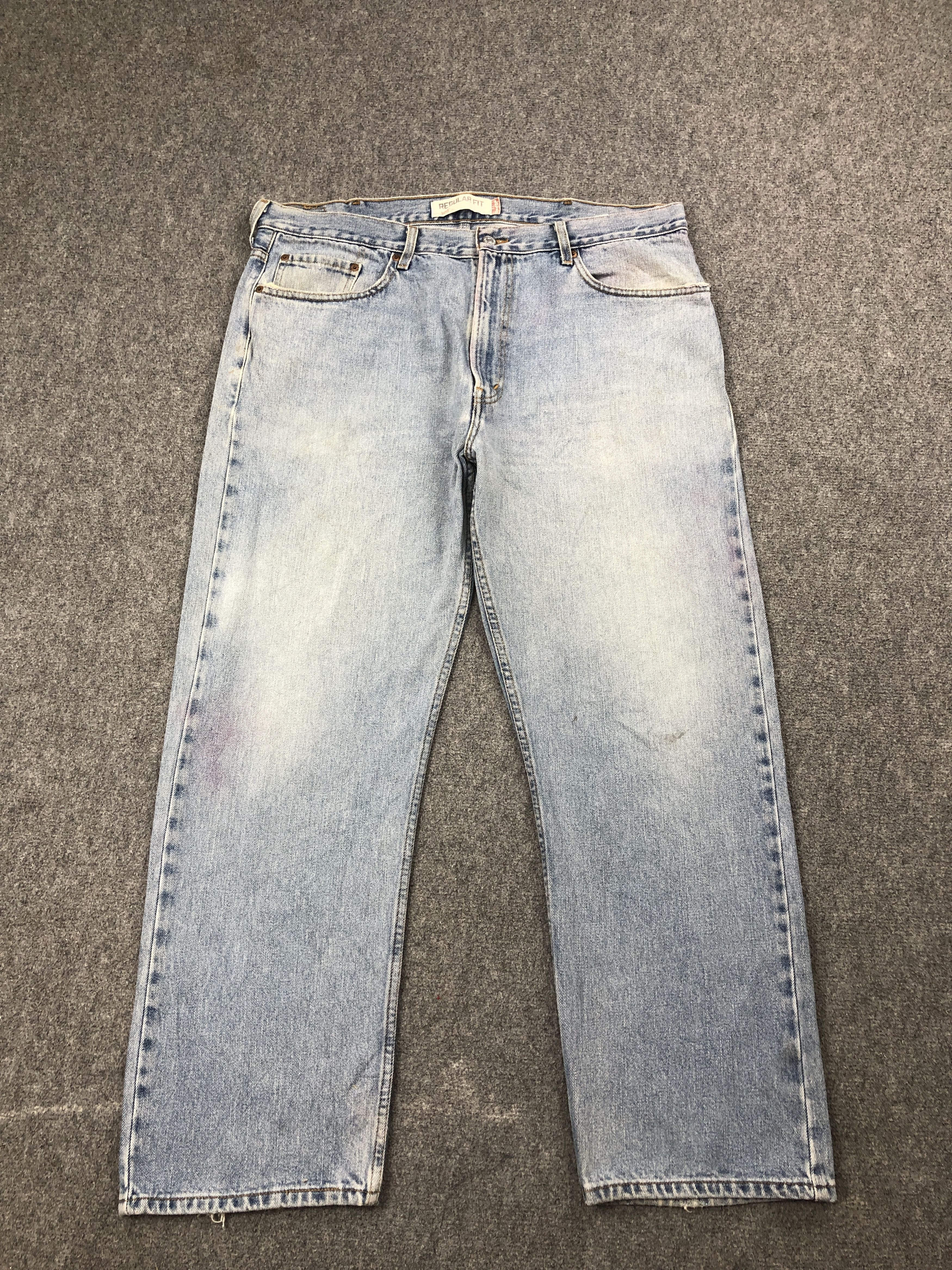 image of Levis 505 Regular Fit Light Wash Jeans in Blue Denim, Men's (Size 37)