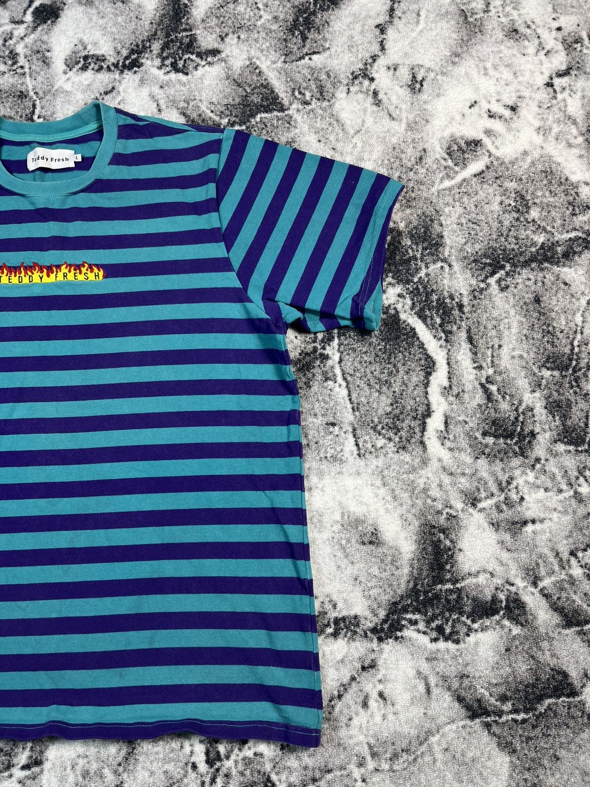 Teddy Fresh Vintage Teddy Fresh Striped Logo T-Shirt Streetwear Size US L / EU 52-54 / 3 - 3 Thumbnail