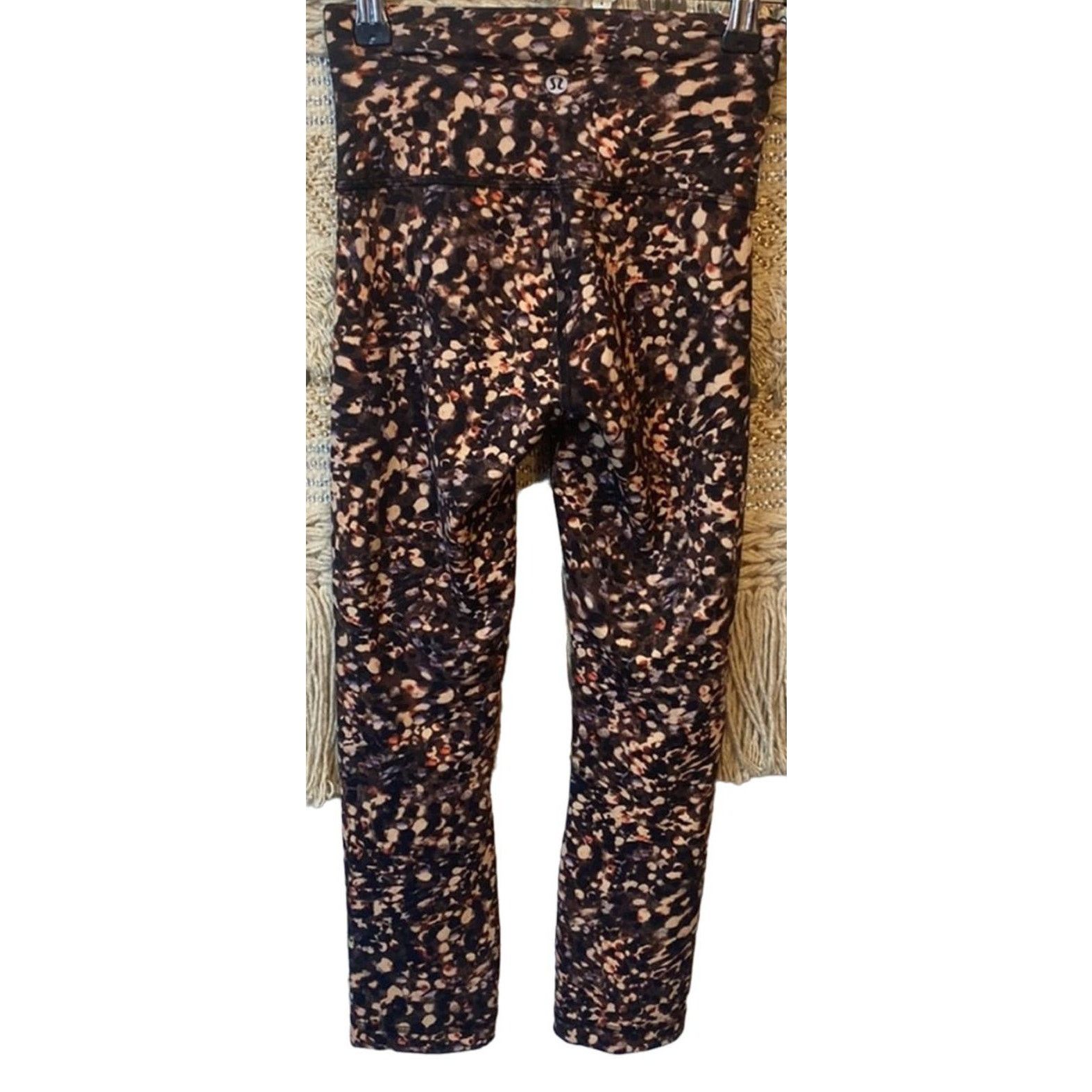 Lululemon LULULEMON Back Tan Print High Rise Cropped Ankle Leggings Size 26" / US 2 / IT 38 - 8 Thumbnail
