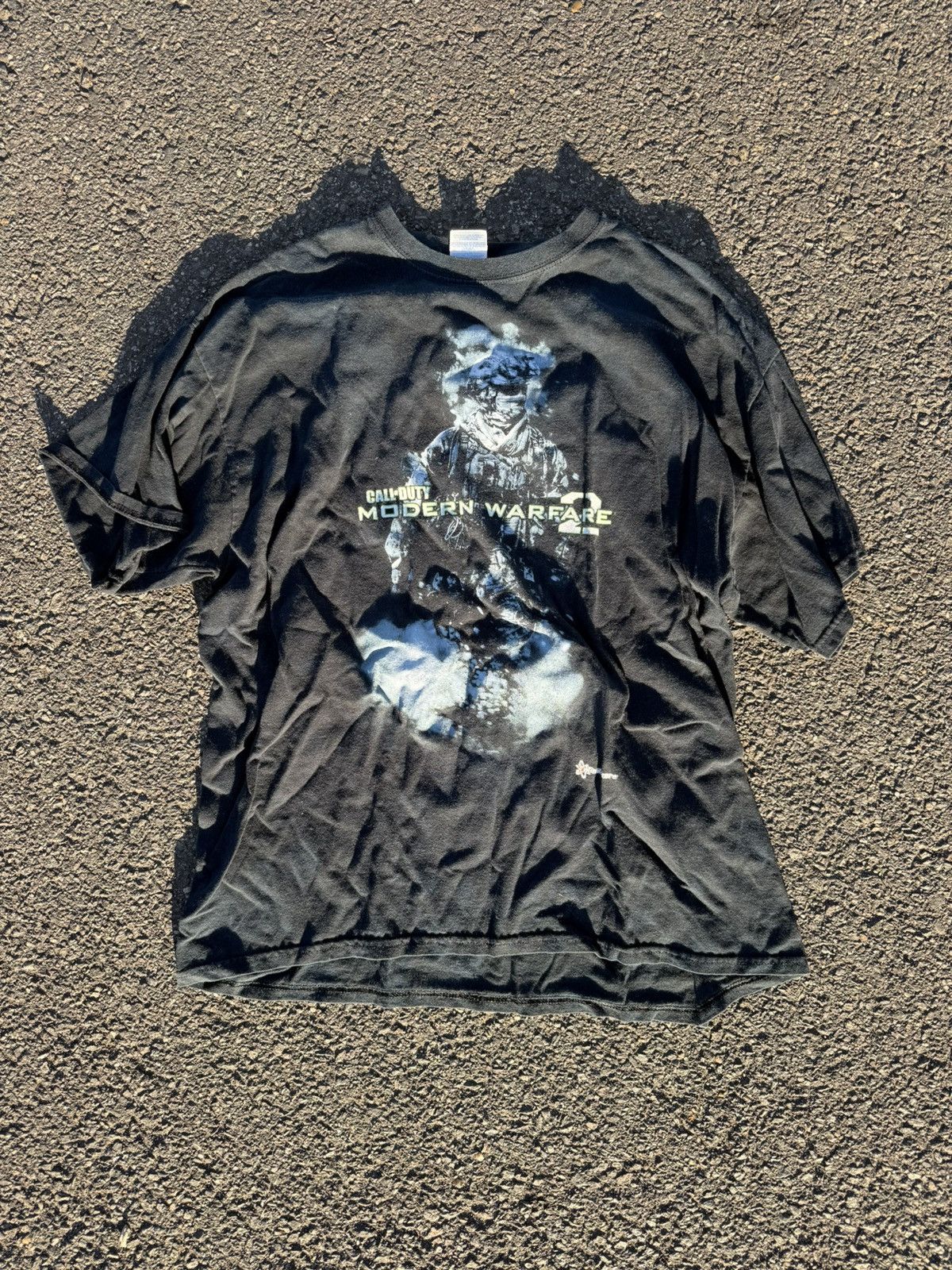 Vintage MW2 Tee Size US XL / EU 56 / 4 - 1 Thumbnail
