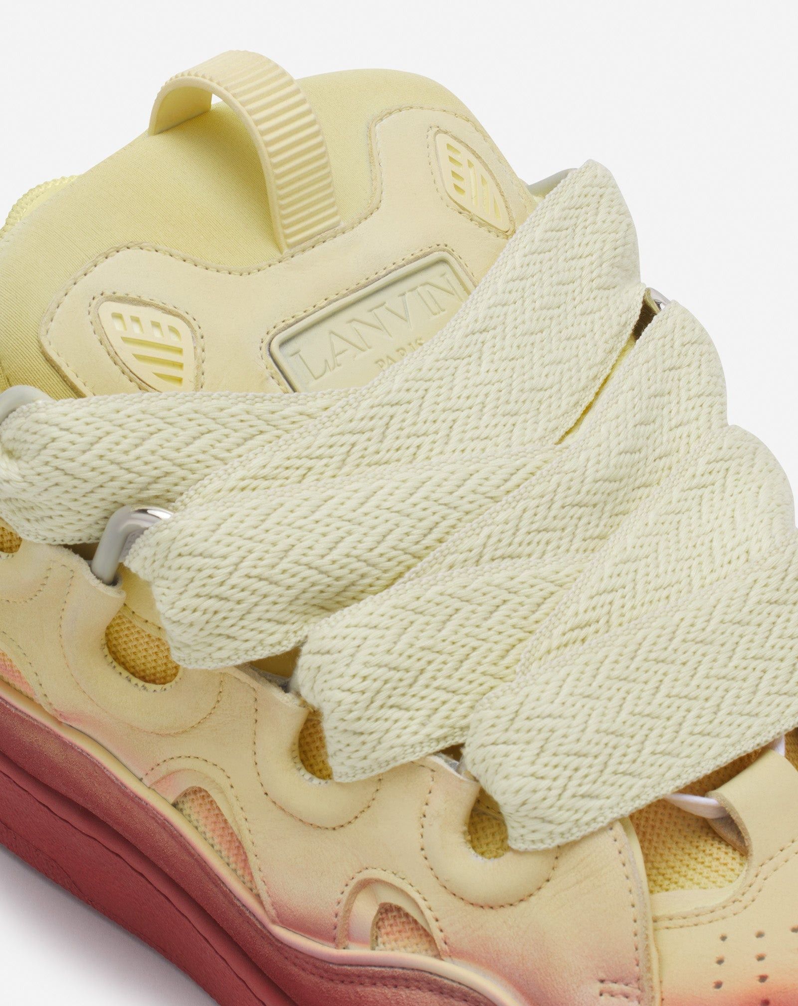 oc11z0325 Curb Low Top Sneakers in Light Yellow/Red