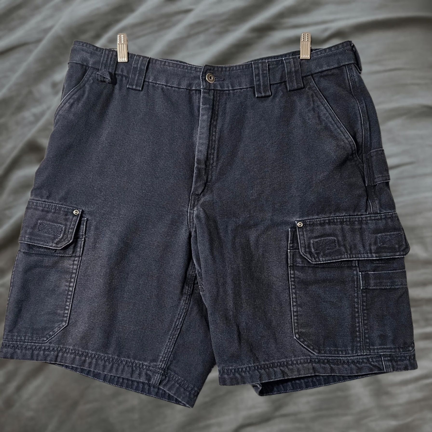 Duluth Trading Company Duluth Cargo Shorts Mens Size 40 Black Cargo Pockets Size US 40 / EU 56 - 1 Thumbnail