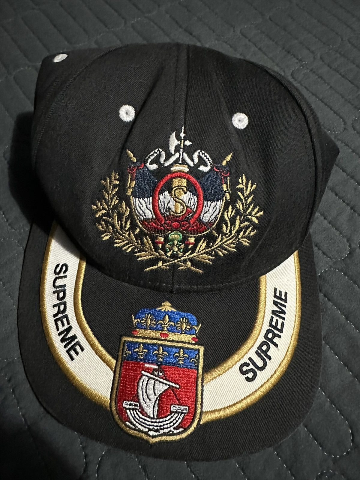 Supreme Supreme Crest 6 Panel Black Size ONE SIZE - 1 Thumbnail