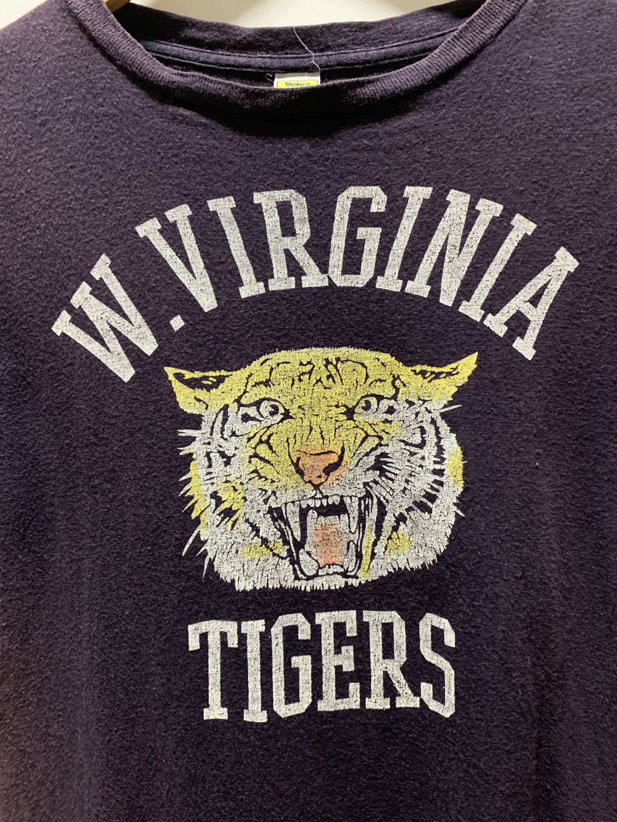 Velva Sheen Vintage W.Virginia Tigers Small Tshirt Size US S / EU 44-46 / 1 - 2 Thumbnail