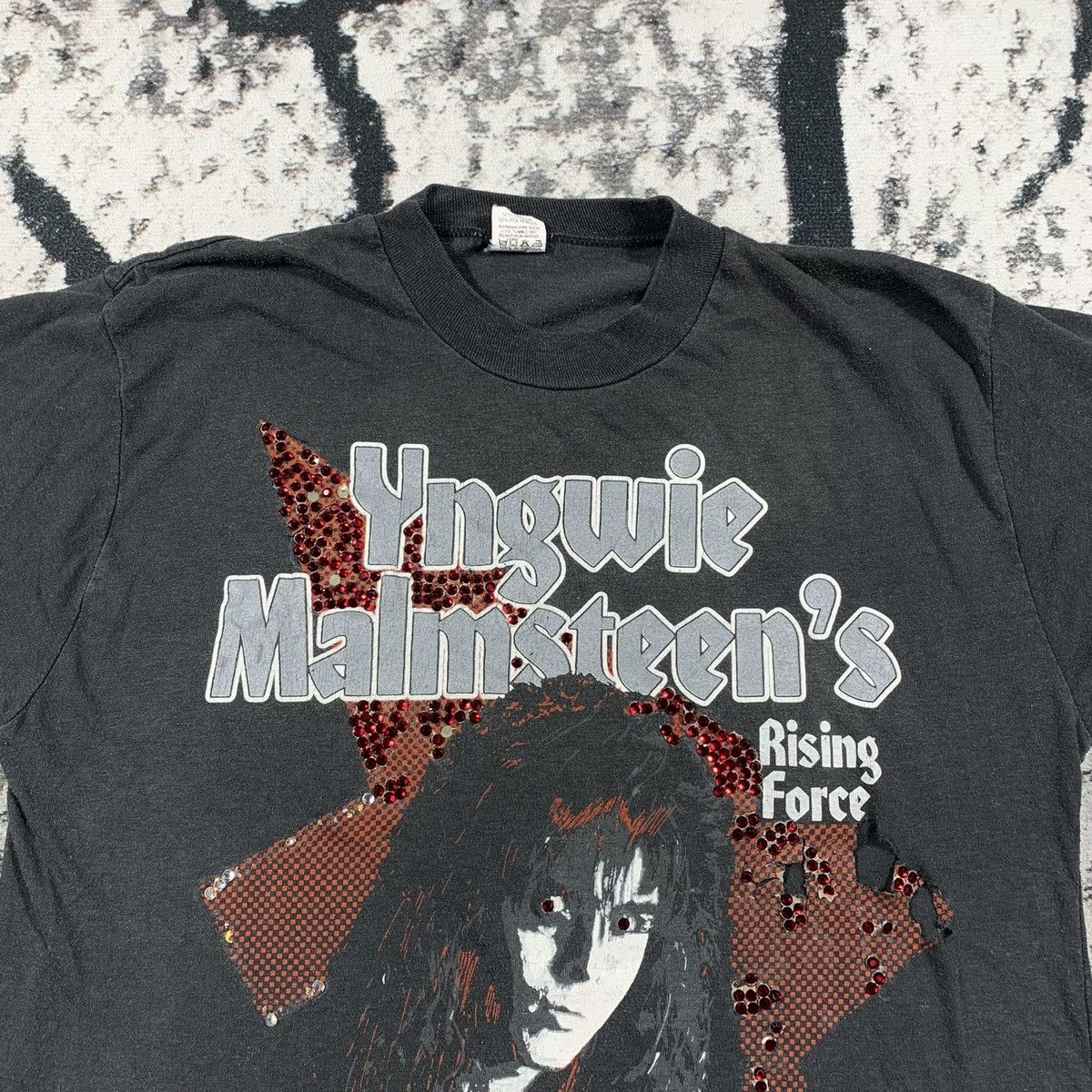 Vintage Vintage 1988 Yngwie Malmsteen Rare T-shirt Oddysey Tour 80s Size US S / EU 44-46 / 1 - 3 Thumbnail