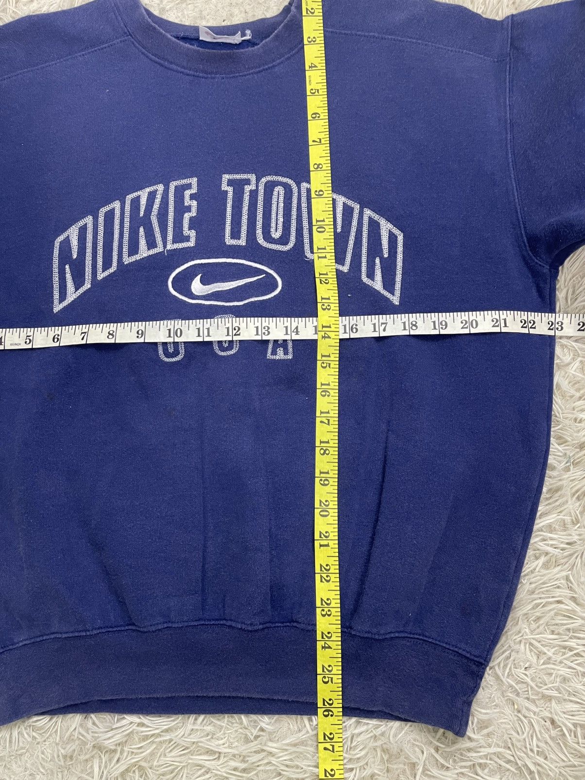 Nike Vintage 90's Nike Town USA Sweatshirt Size US L / EU 52-54 / 3 - 8 Thumbnail