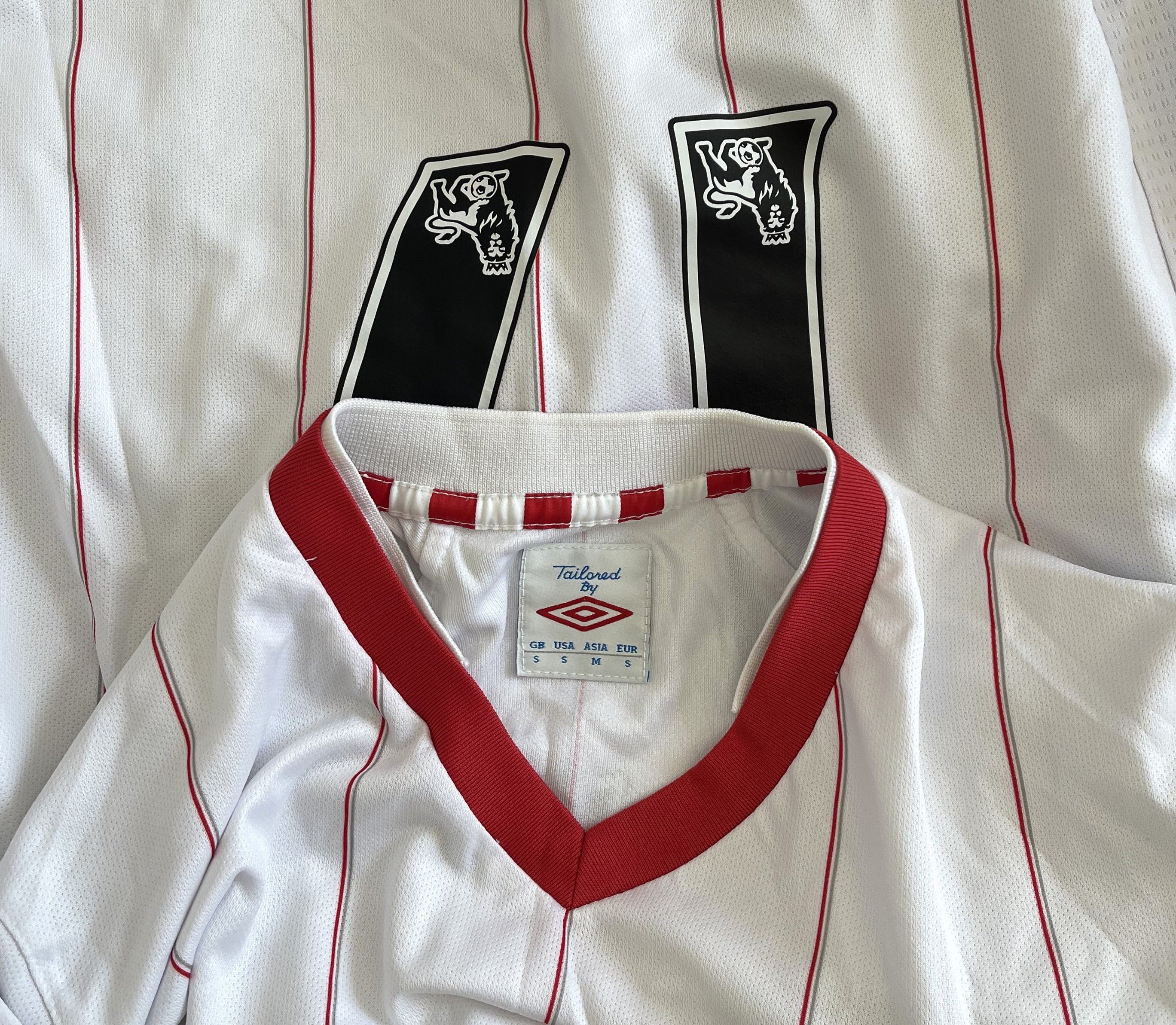 Umbro UMBRO SOUTHAMPTON FC 17 MATTY Size US S / EU 44-46 / 1 - 4 Thumbnail