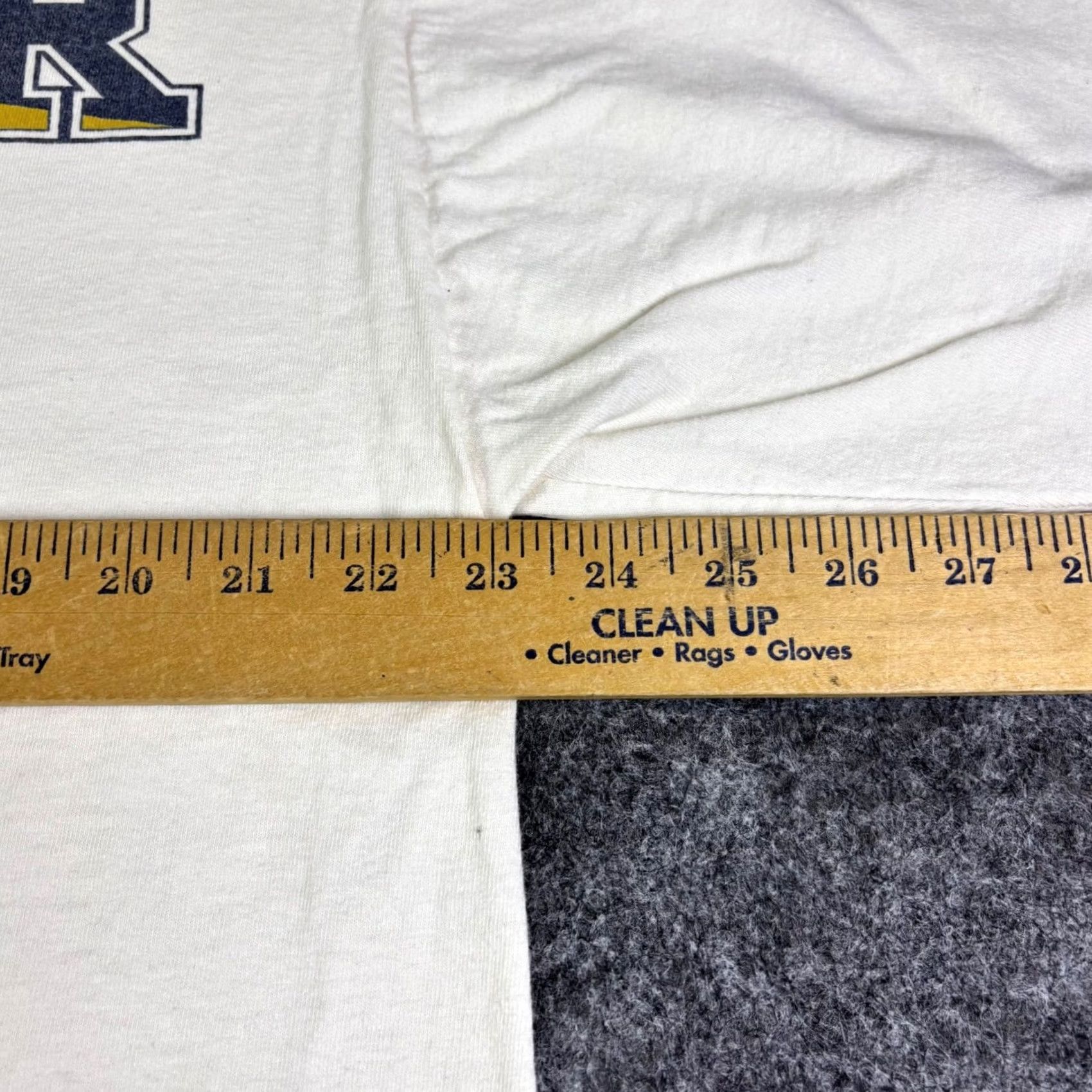 Tommy Hilfiger VINTAGE Tommy Hilfiger Long Sleeve Pocket T-Shirt Mens Large White 90s USA Size US L / EU 52-54 / 3 - 3 Thumbnail