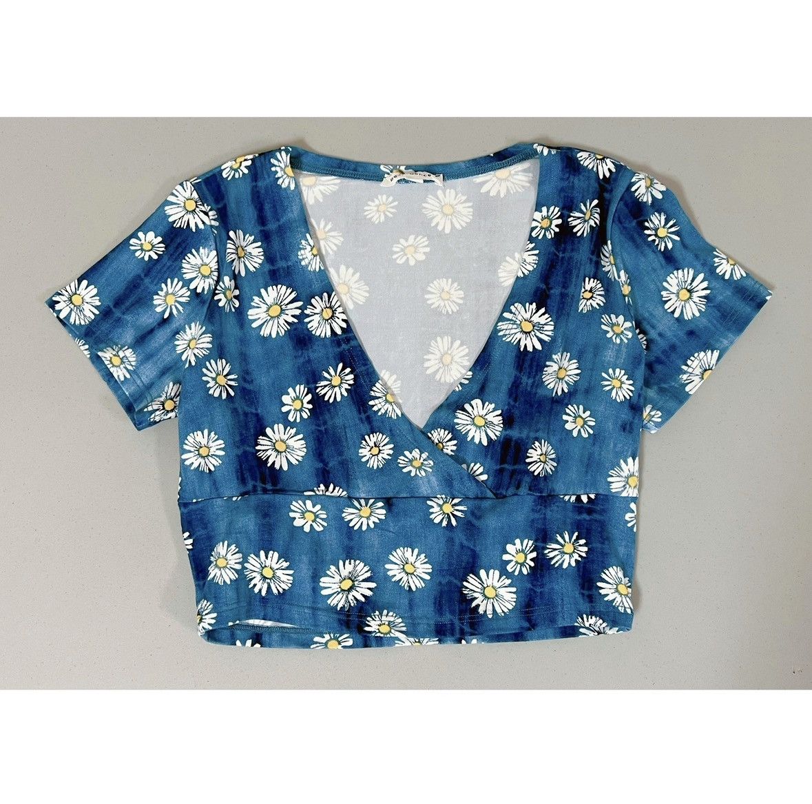 Bershka Blue Daisy Floral Print Crop Top Tee T-Shirt Blouse Size S 🌼 Size S / US 4 / IT 40 - 1 Thumbnail