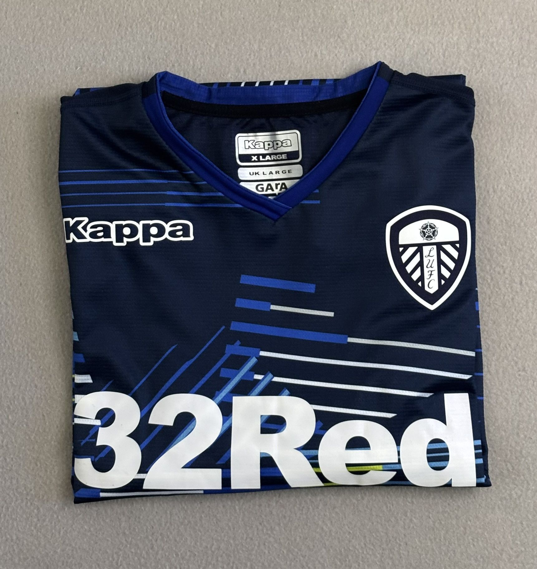 Kappa Leeds United 2018/2019 Kappa Football Jersey Size L Size US L / EU 52-54 / 3 - 19 Thumbnail