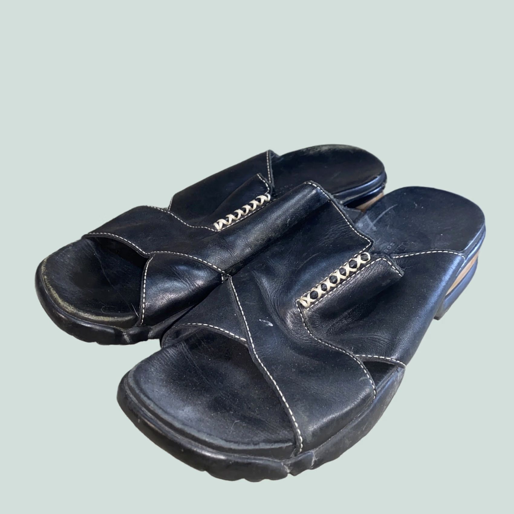 Cole Haan Women’s Cole Haan Slip On Flat Black Leather 8.5/8.5 Women’s Bullhide Leather Seude Size 8. Size US 9 / IT 39 - 1 Thumbnail
