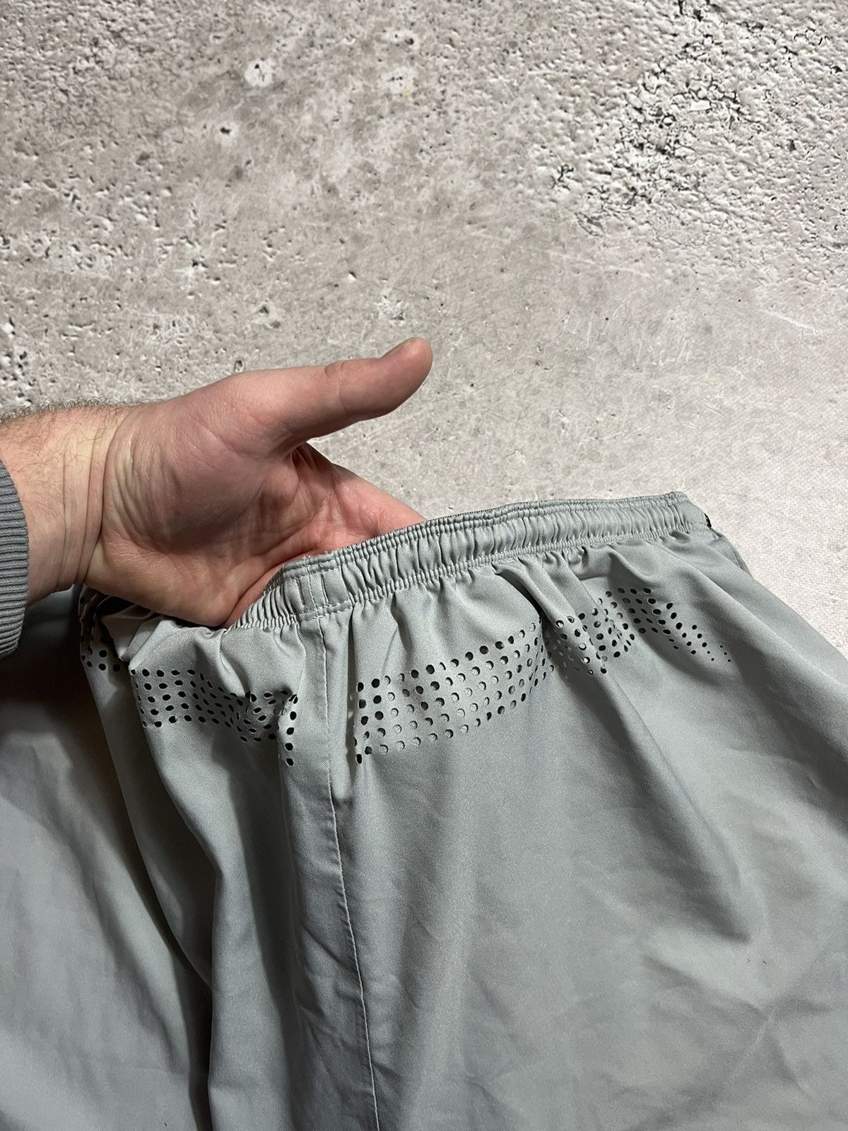 Nike × Vintage Vintage Nike KNVB Nederland Match Worn Shorts Size US 38 / EU 54 - 9 Thumbnail