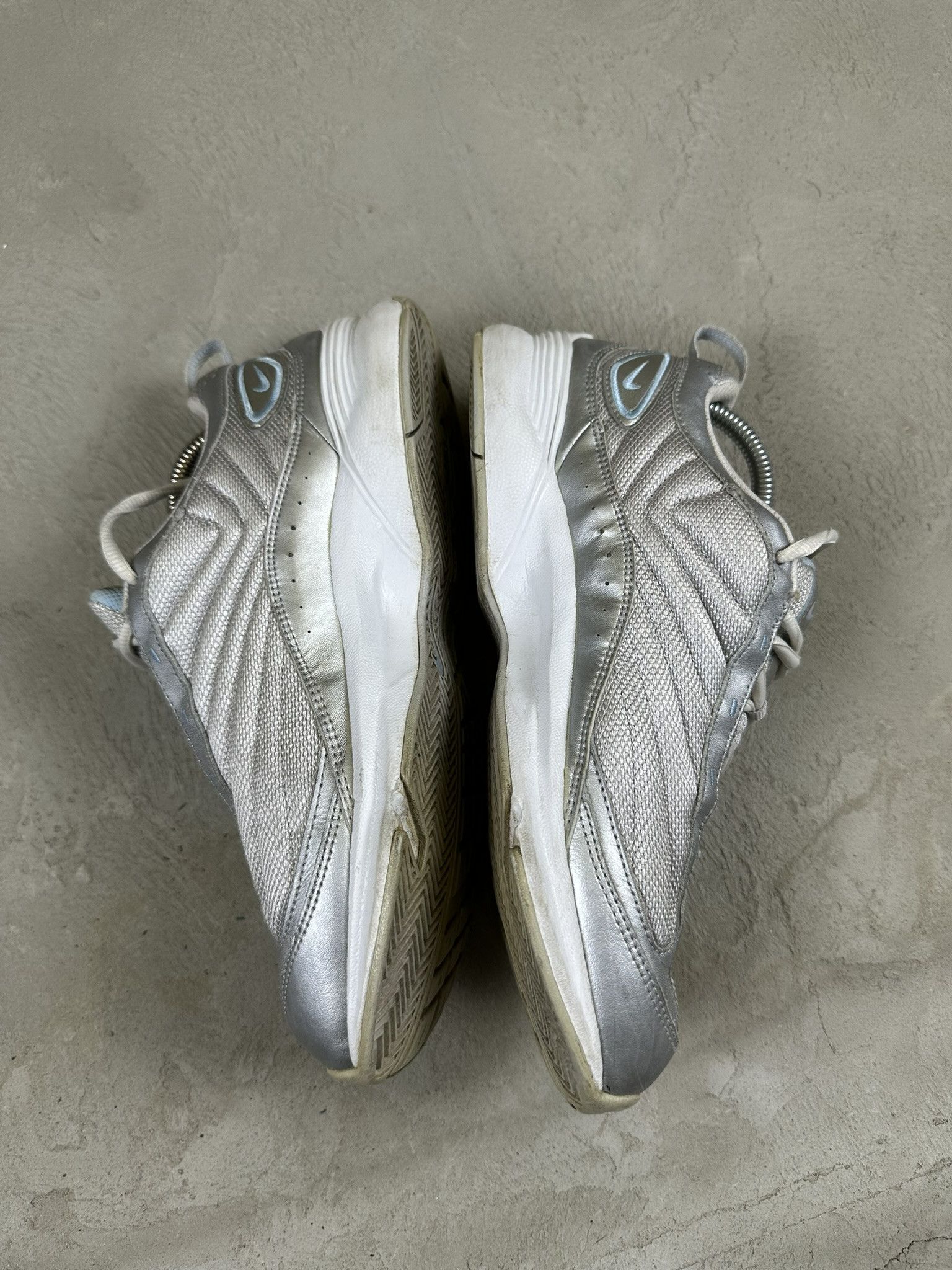 Nike 00s Vintage Nike Y2k Silver Low Hype Sneakers Rare Size US 9.5 / EU 42-43 - 5 Thumbnail