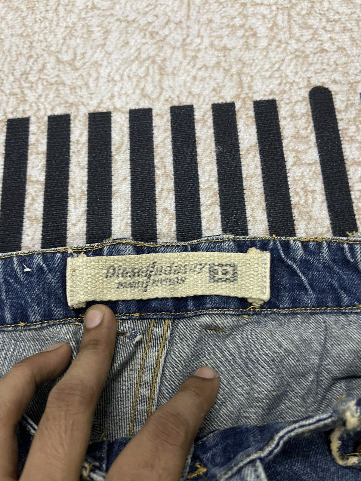 Diesel 90s DIESEL BUSH BAGGY JEANS SINGLE POCKET BACK RARE Size US 33 - 11 Thumbnail