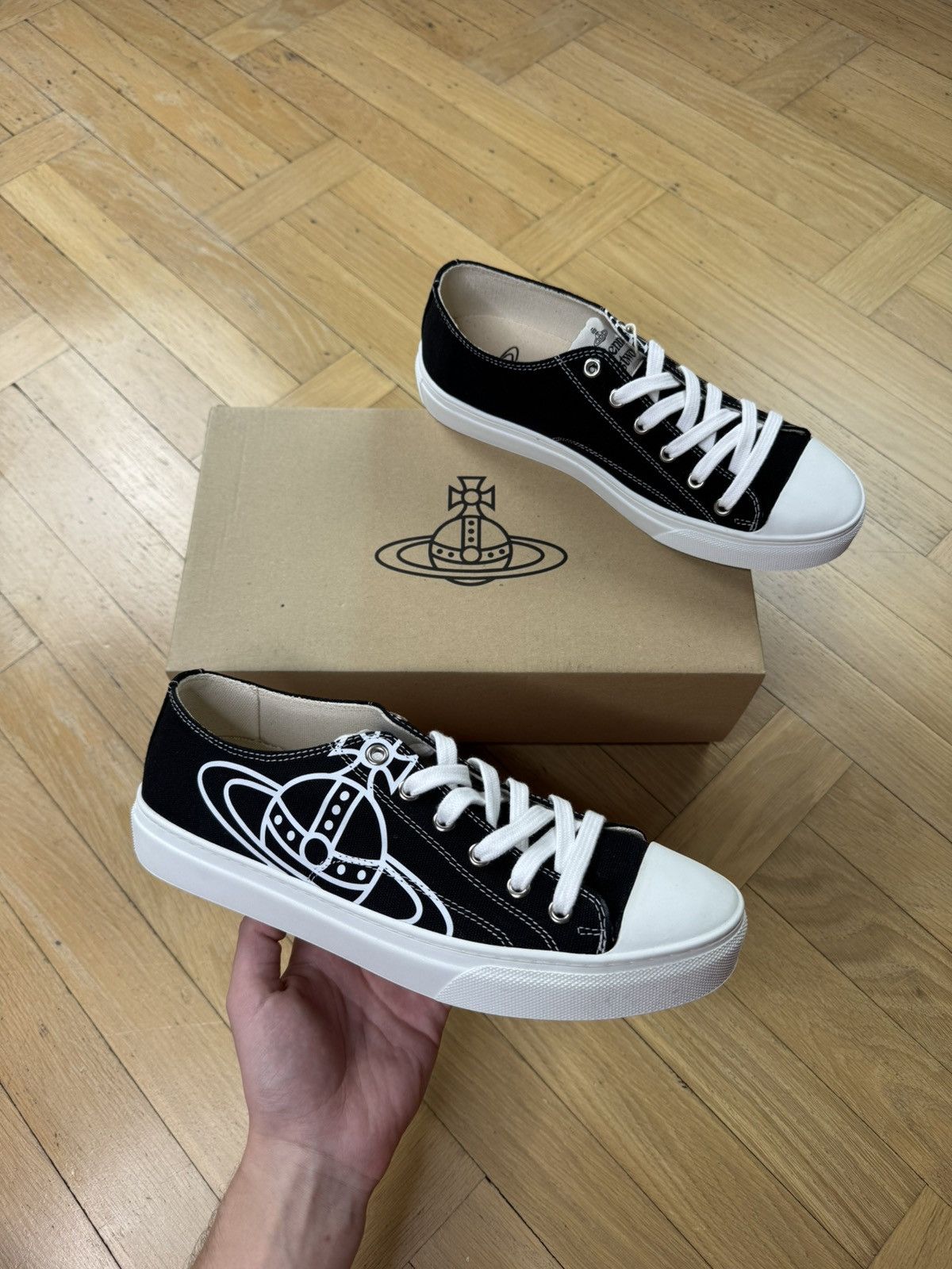 VIVIENNE WESTWOOD スニーカー CLASSIC SLIP-ON 75030008W Vivienne Westwood Shoes | Grailed