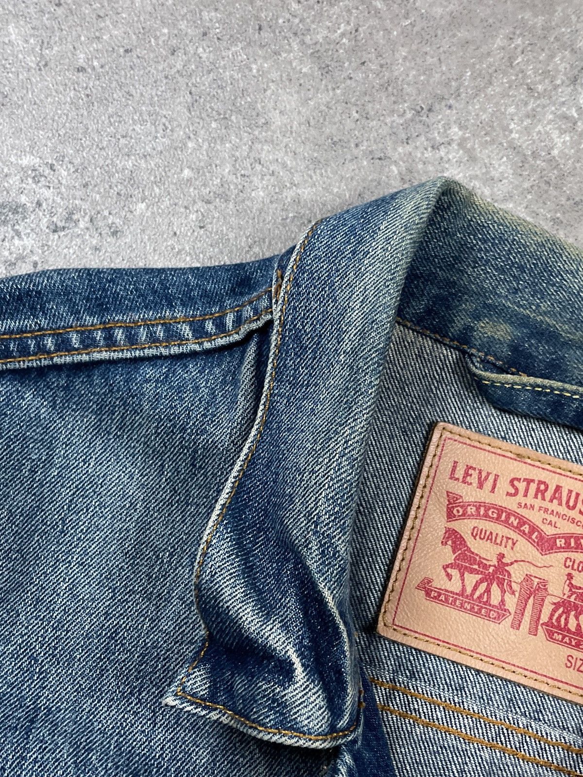 Levi's STEAL! 2000s Levi’s Big D Washed Denim Jacket Size US L / EU 52-54 / 3 - 6 Thumbnail