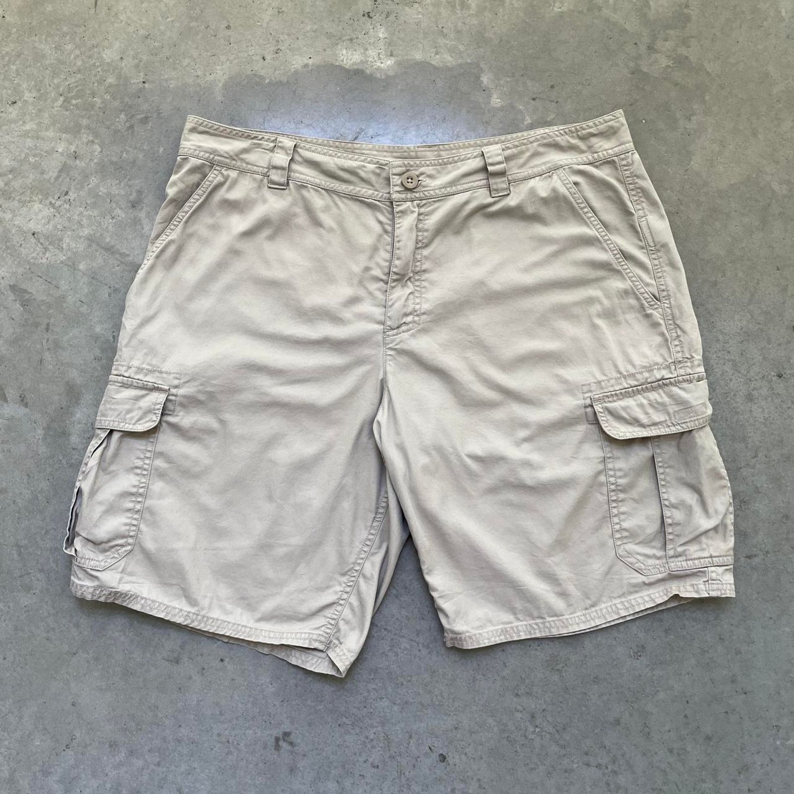 The North Face The North Face Khaki Cargo Shorts Size US 37 - 1 Thumbnail