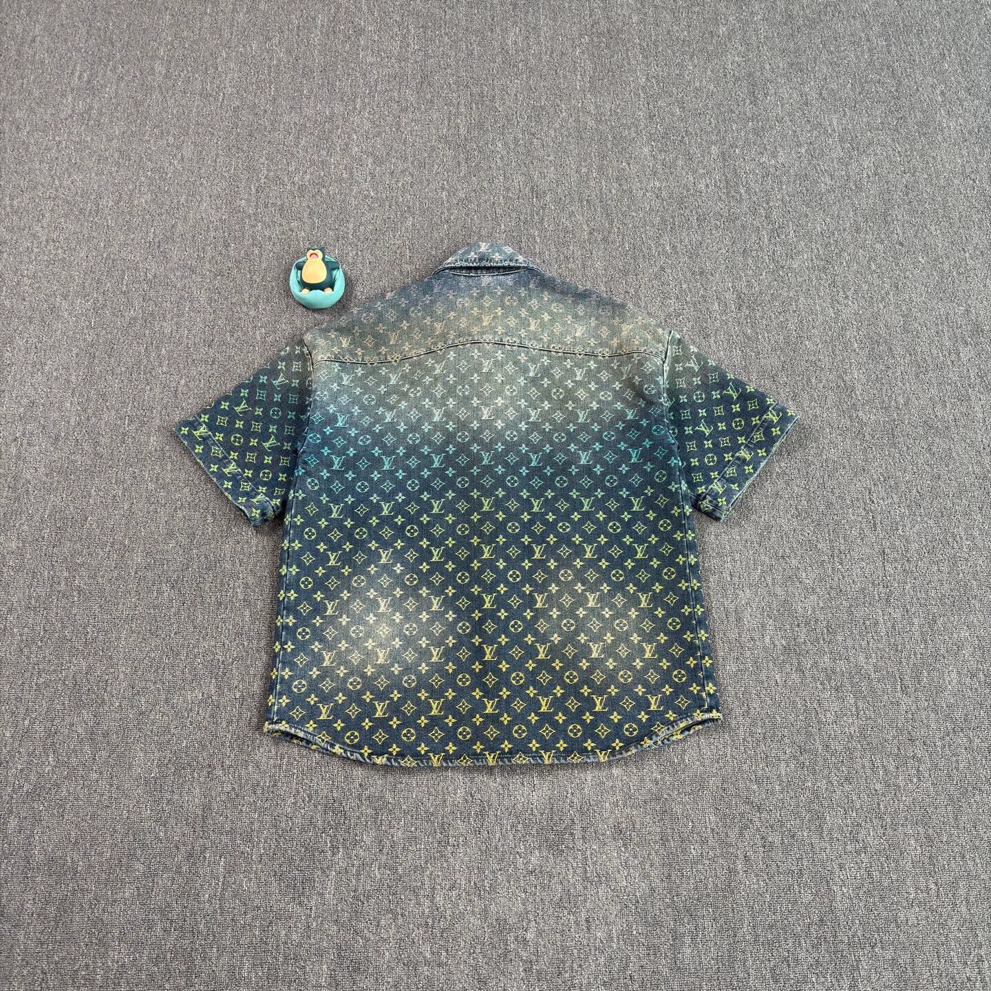 Louis Vuitton LV Ombre All Over Print Denim Short-Sleeve Shirt XL Size US XL / EU 56 / 4 - 2 Thumbnail