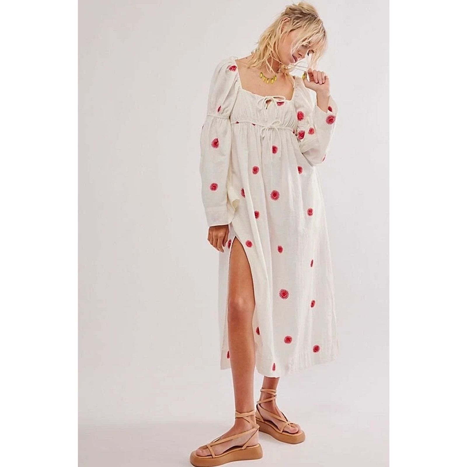 Free People Free People Emory Embroidered Dress White/Red S/P A001147 Size S / US 4 / IT 40 - 1 Thumbnail