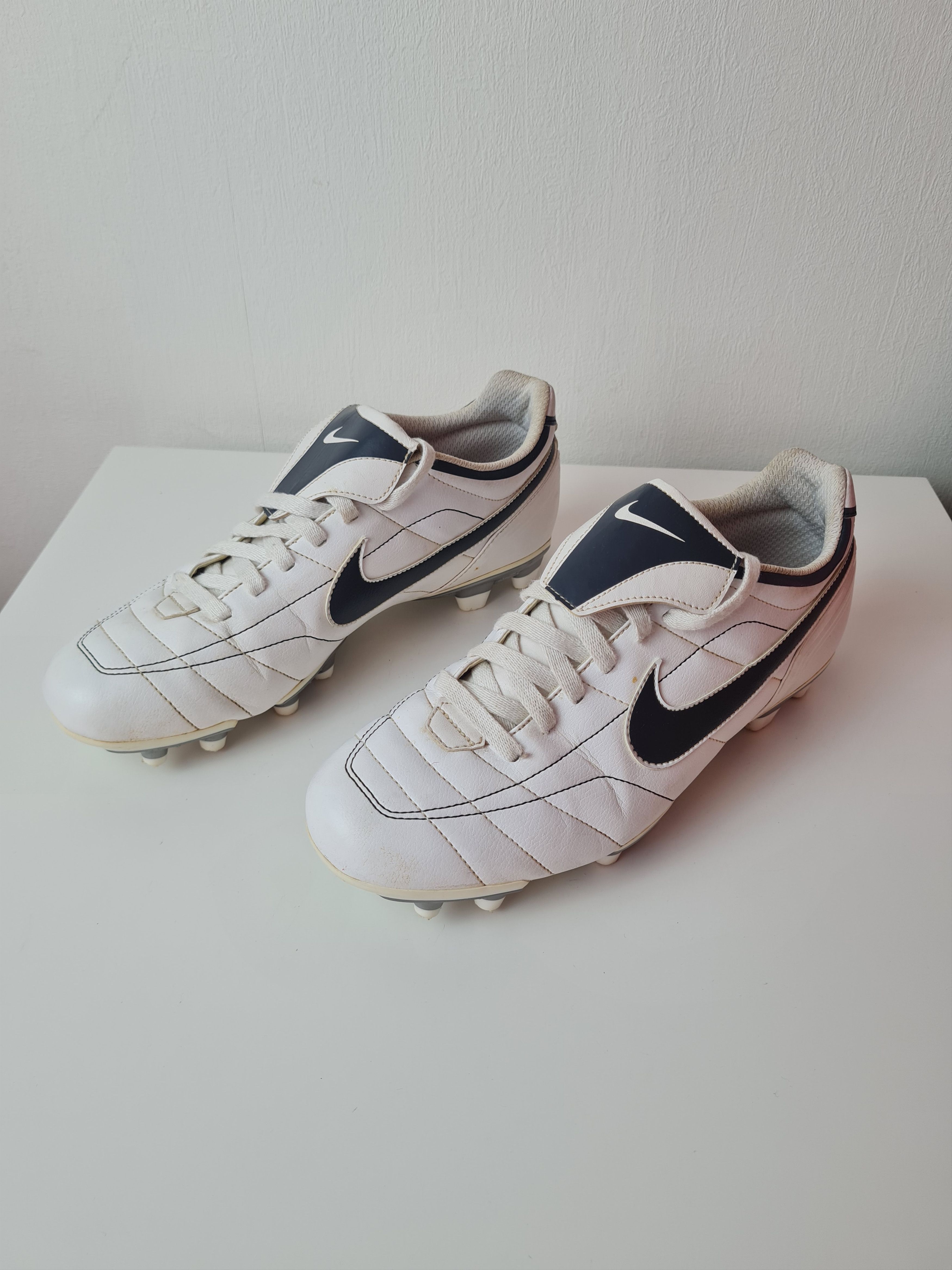 Nike Vintage Nike Tiempo Natural VT soccer cleats shoes size 44 Size US 11 / EU 44 - 12 Thumbnail