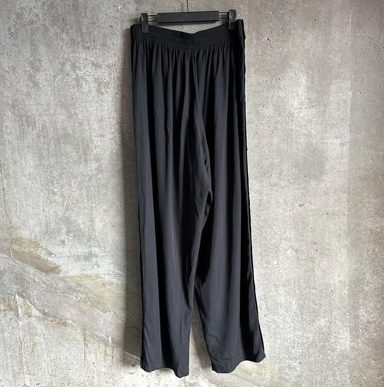 Balenciaga Balenciaga Baggy Nylon Snap Pants Size US 32 / EU 48 - 3 Thumbnail