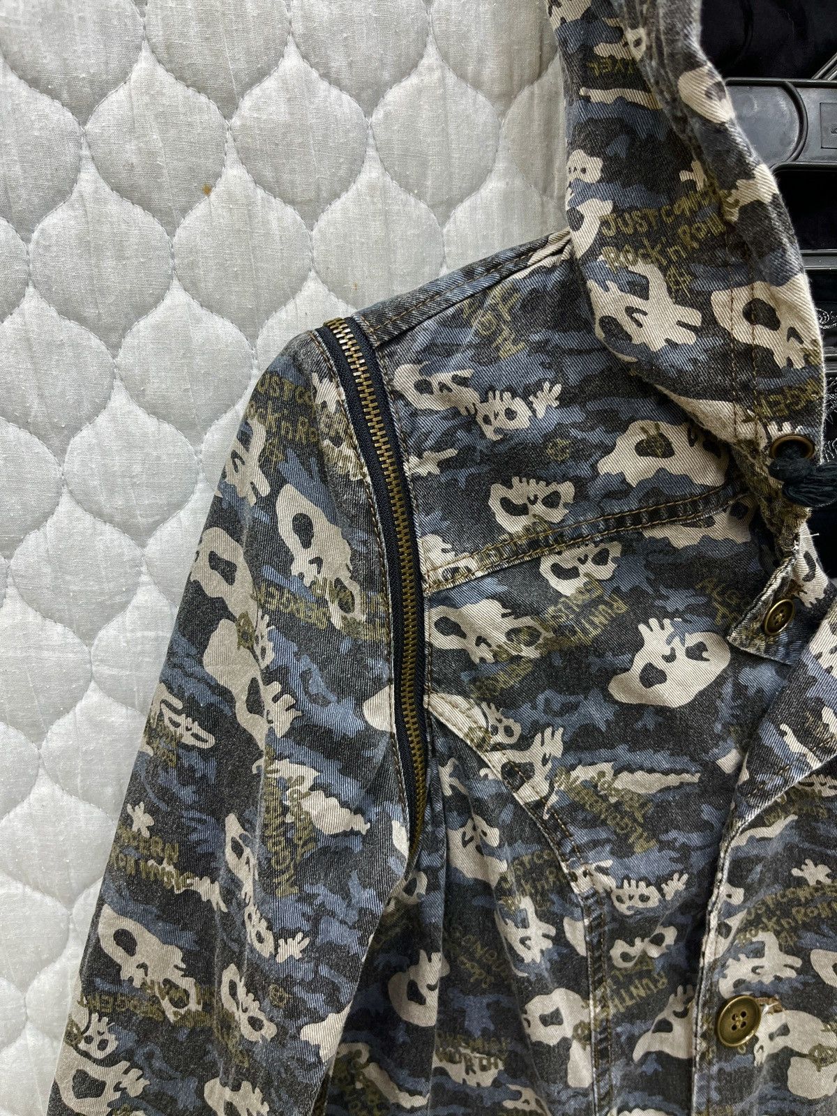 If Six Was Nine × Japanese Brand 🔥🔥ARCHIVE ALGON QUINS SKULLS PRINT DETACHABLE SLEEVE JACKET Size S / US 4 / IT 40 - 6 Thumbnail