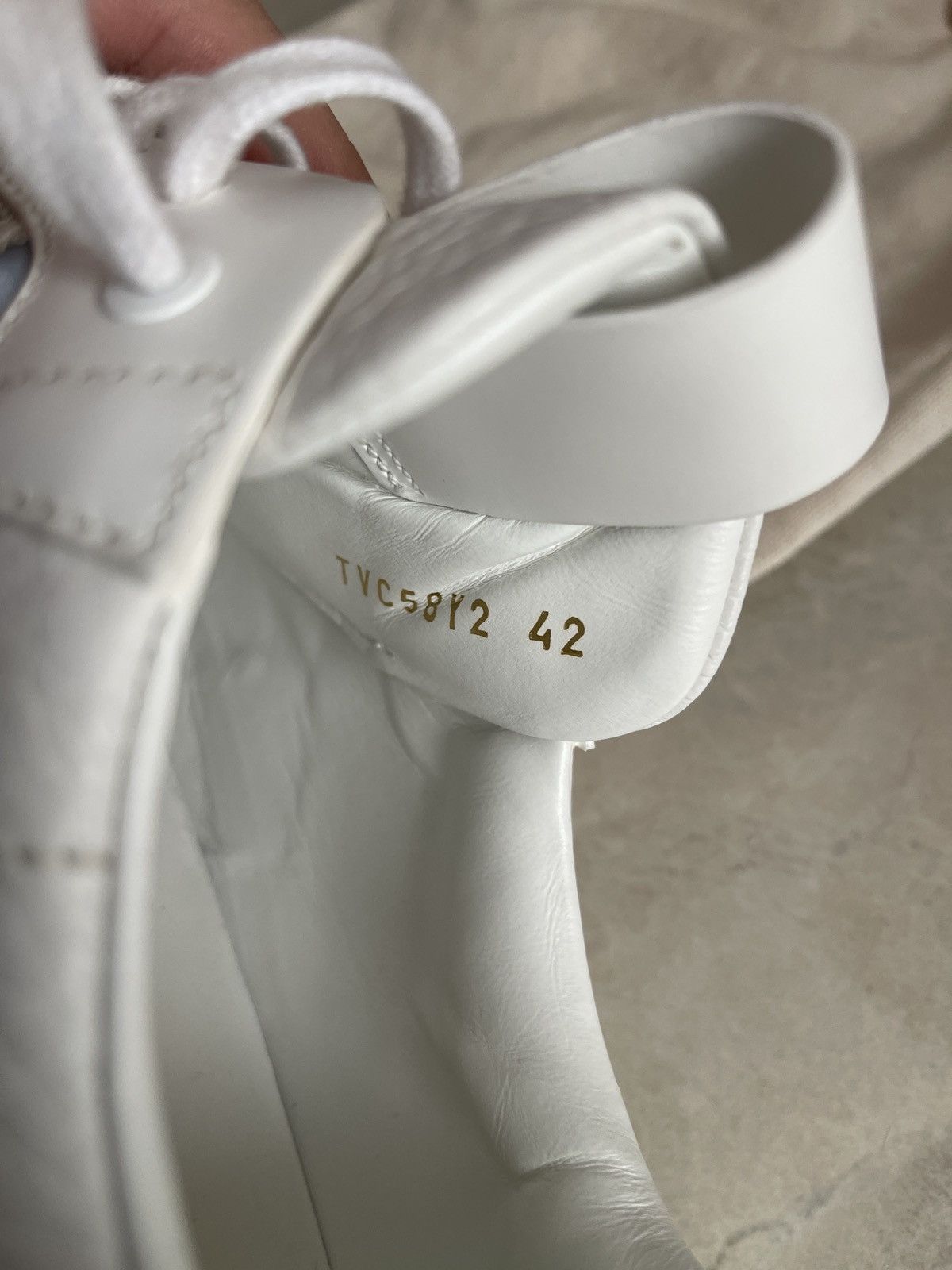 Valentino Valentino Sneakers — Worn Once 🔥 Size US 9 / EU 42 - 5 Thumbnail