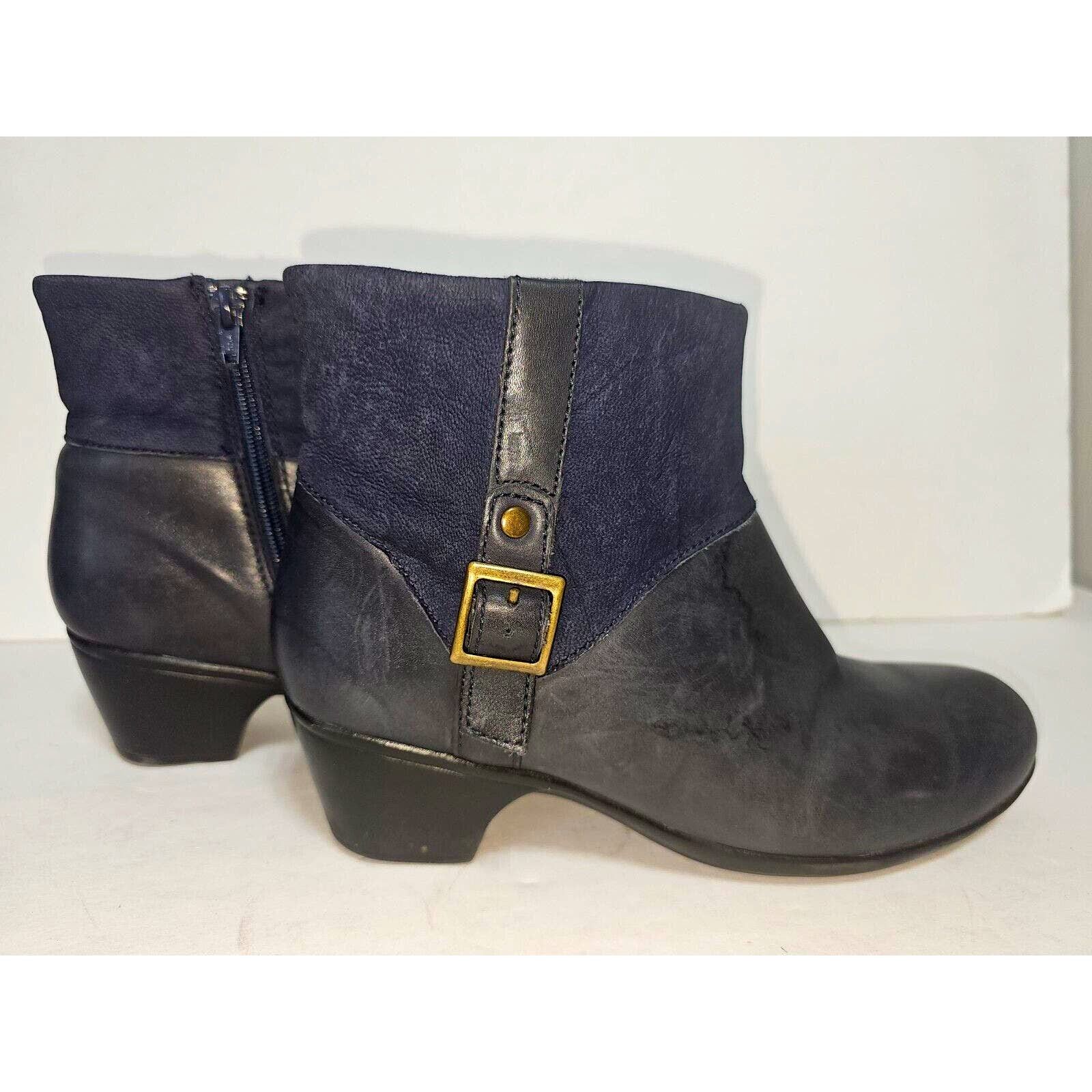 Clarks Clarks Boots Womens 9W Navy Blue Ankle Booties Block Heel Size US 9 / IT 39 - 2 Thumbnail