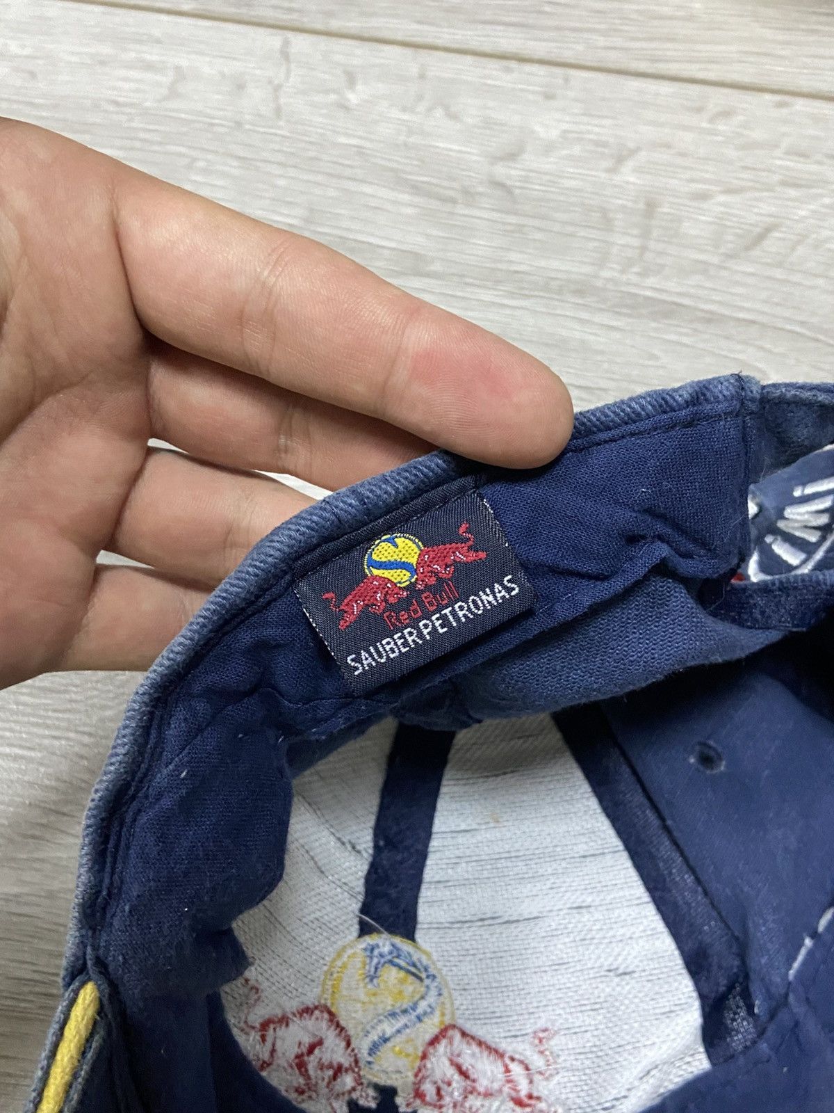 Red Bull Red Bull S sauber vintage rare cap Size ONE SIZE - 8 Thumbnail