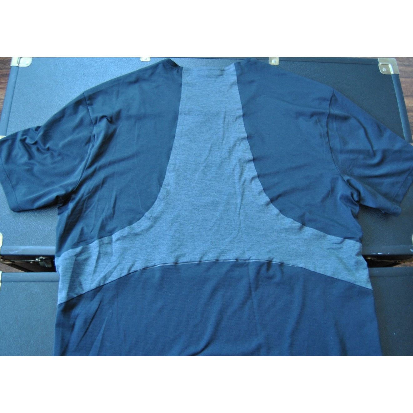 Lululemon Lululemon Two-tone Short Sleeve Shirt Size US L / EU 52-54 / 3 - 9 Thumbnail
