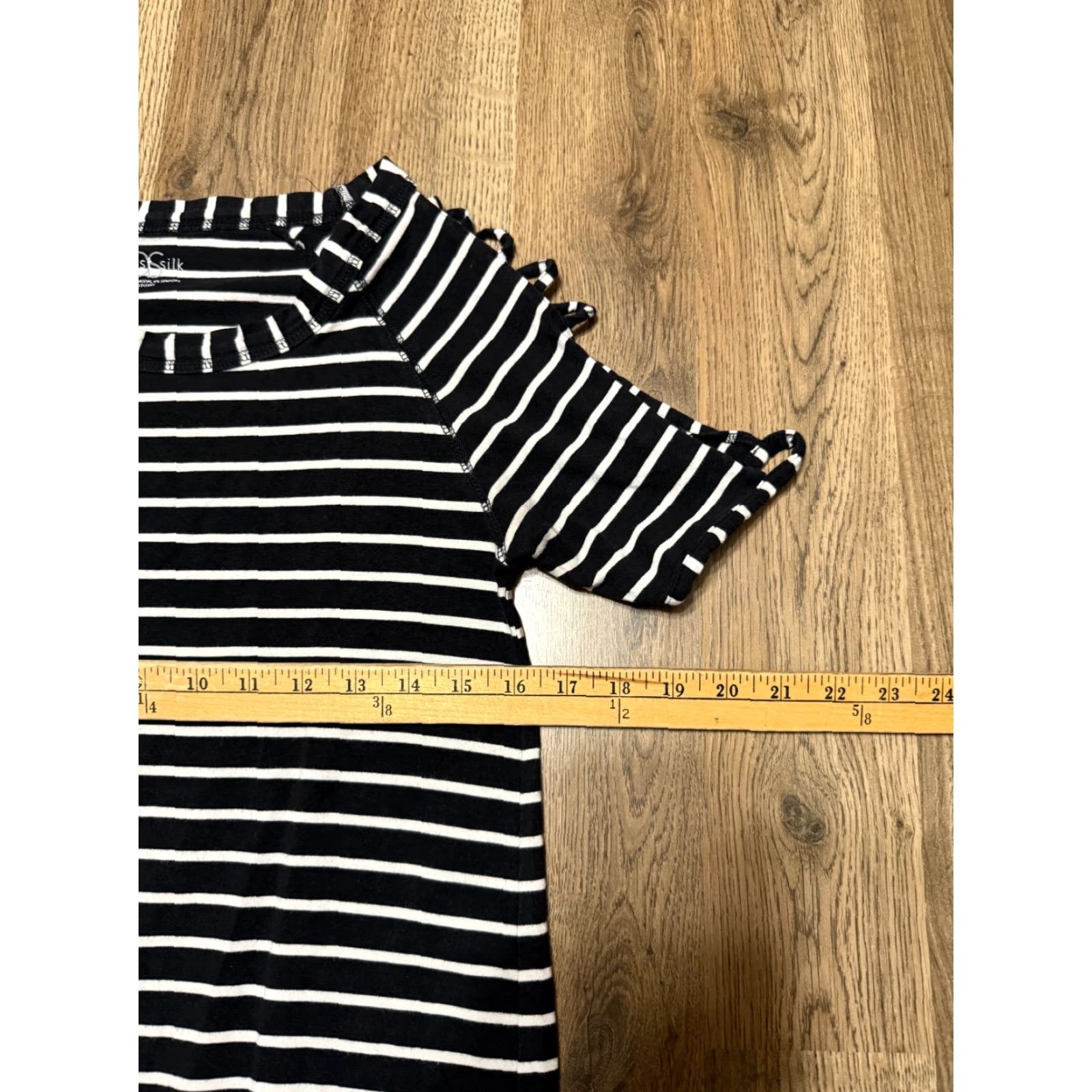 Vintage August Silk Dress, Women's Small, White Black Striped Short Sleeve Shift Dress, Dress, S, Black, Silk, Shift, Casual, Spring Summer Fall, Womens Size 28" / US 6 / IT 42 - 3 Thumbnail
