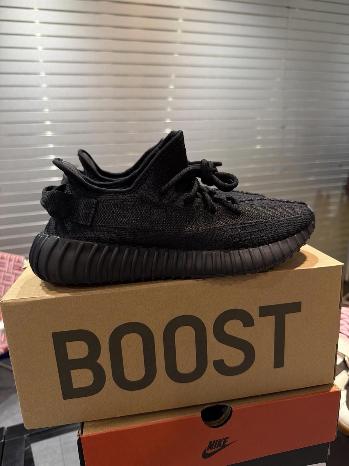 Adidas adidas Yeezy Boost 350 V2 'Onyx' HQ4540 Size 8.5 Men NEW Size US 8.5 / EU 41-42 - 4 Thumbnail