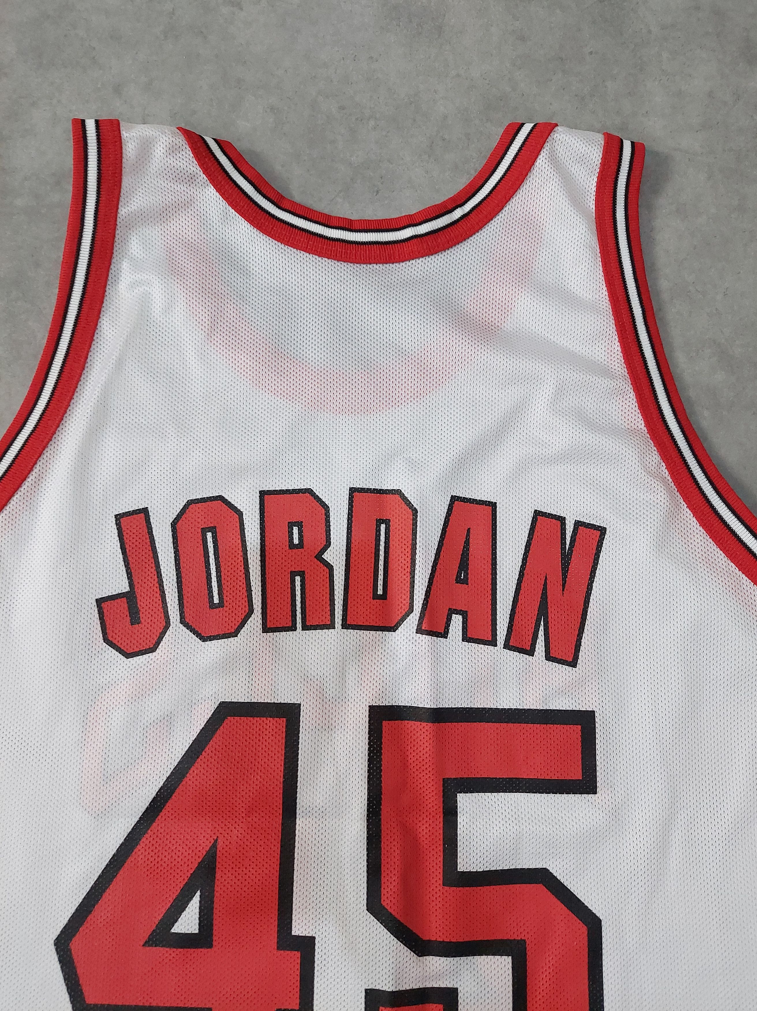 Champion × NBA × Vintage Vintage Chicago Bulls Michael Jordan NBA Jersey ,size 48 Size US L / EU 52-54 / 3 - 6 Thumbnail