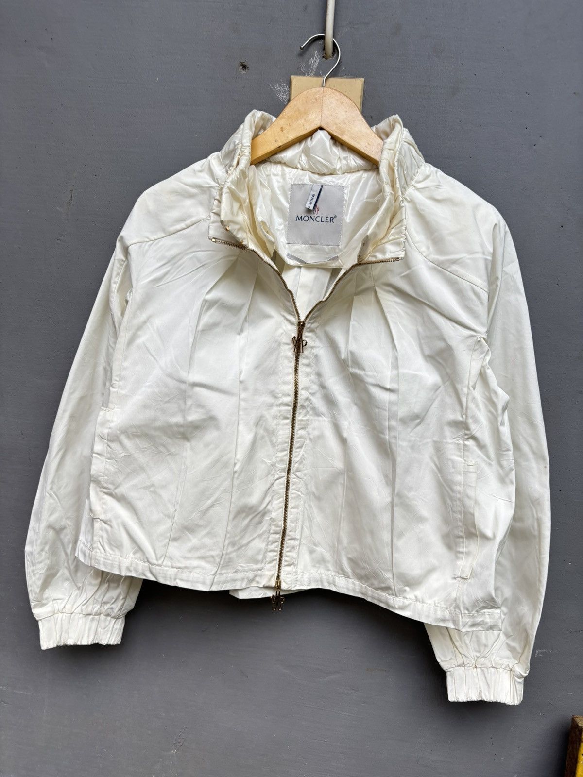 Moncler Authentic Moncler short crop jacket Size M / US 6-8 / IT 42-44 - 2 Thumbnail
